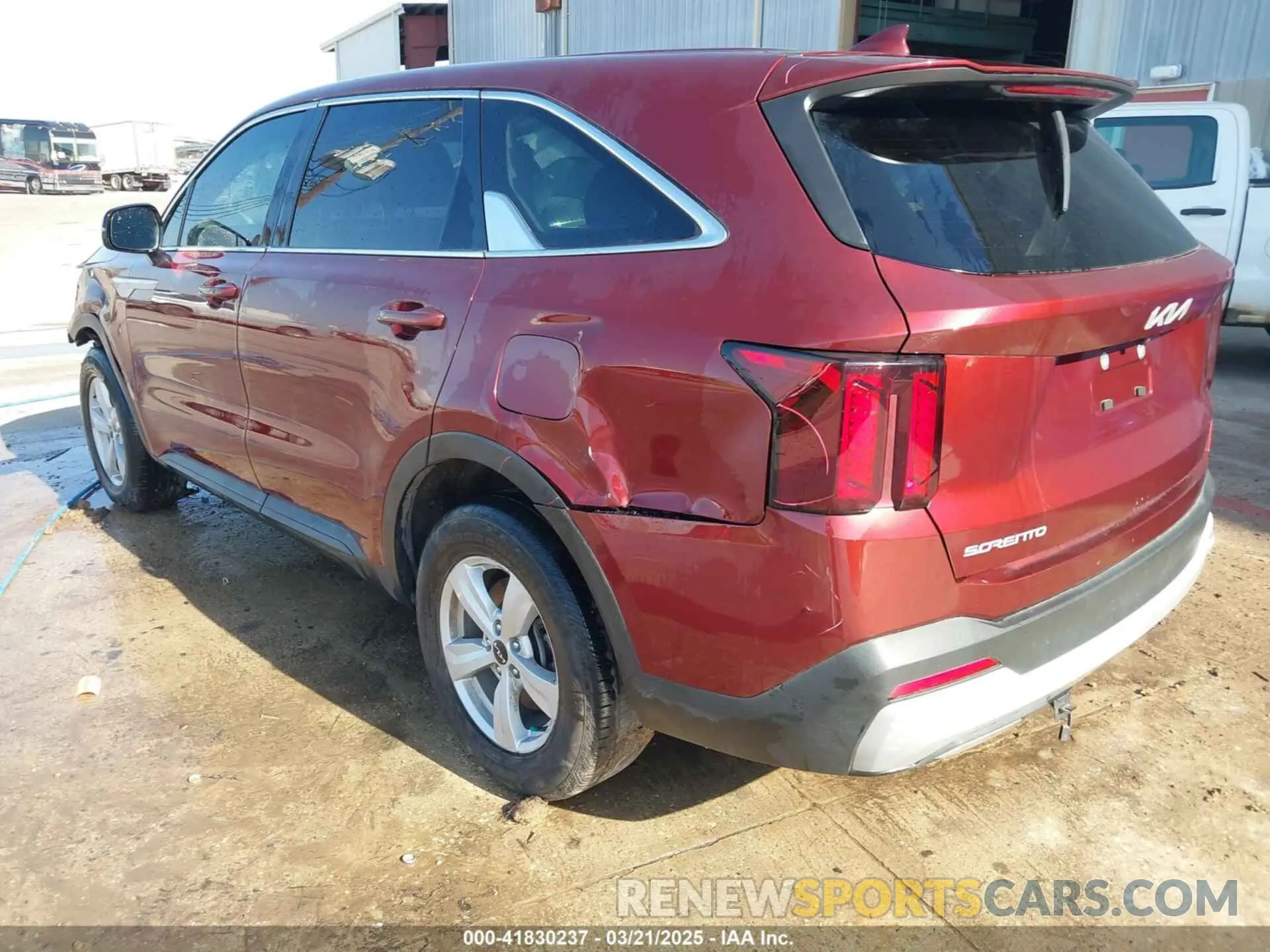 3 Photograph of a damaged car 5XYRG4JC3RG257311 KIA SORENTO 2024