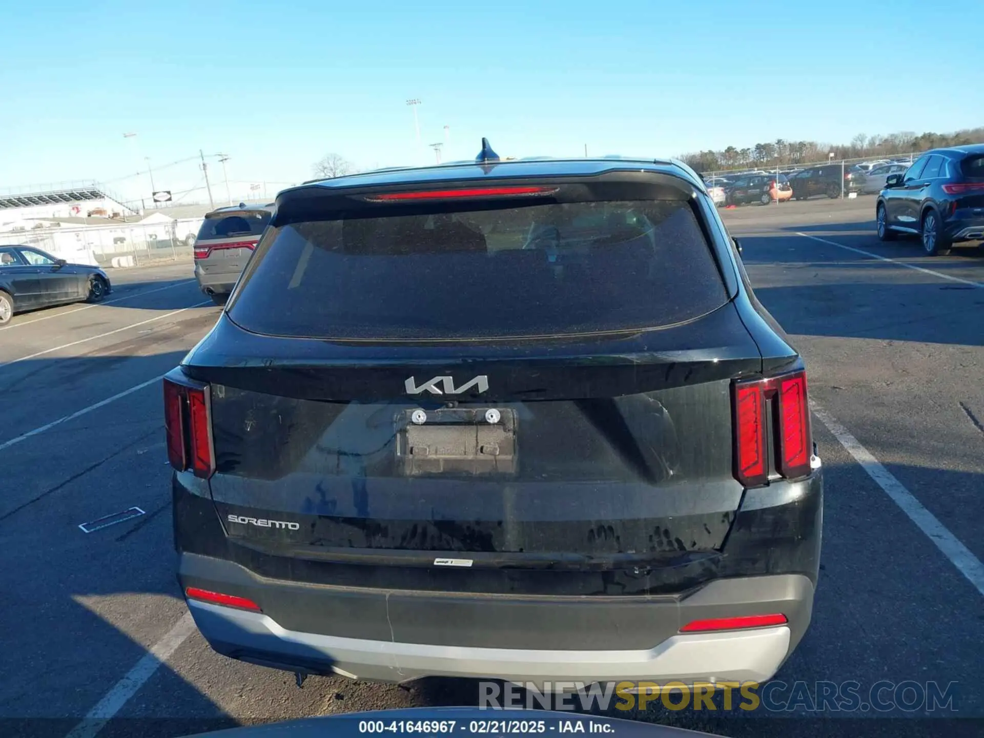 16 Photograph of a damaged car 5XYRG4JC5RG274627 KIA SORENTO 2024