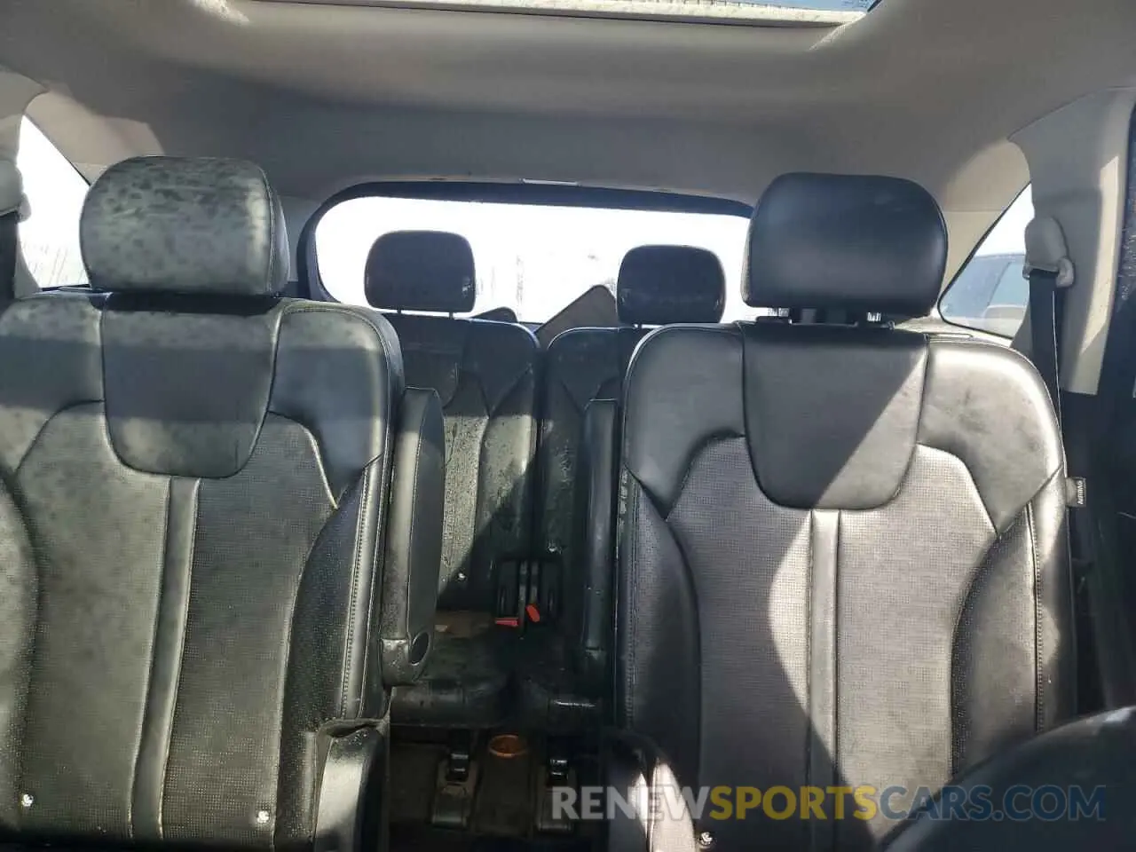 10 Photograph of a damaged car 5XYRH4JF1RG307856 KIA SORENTO 2024