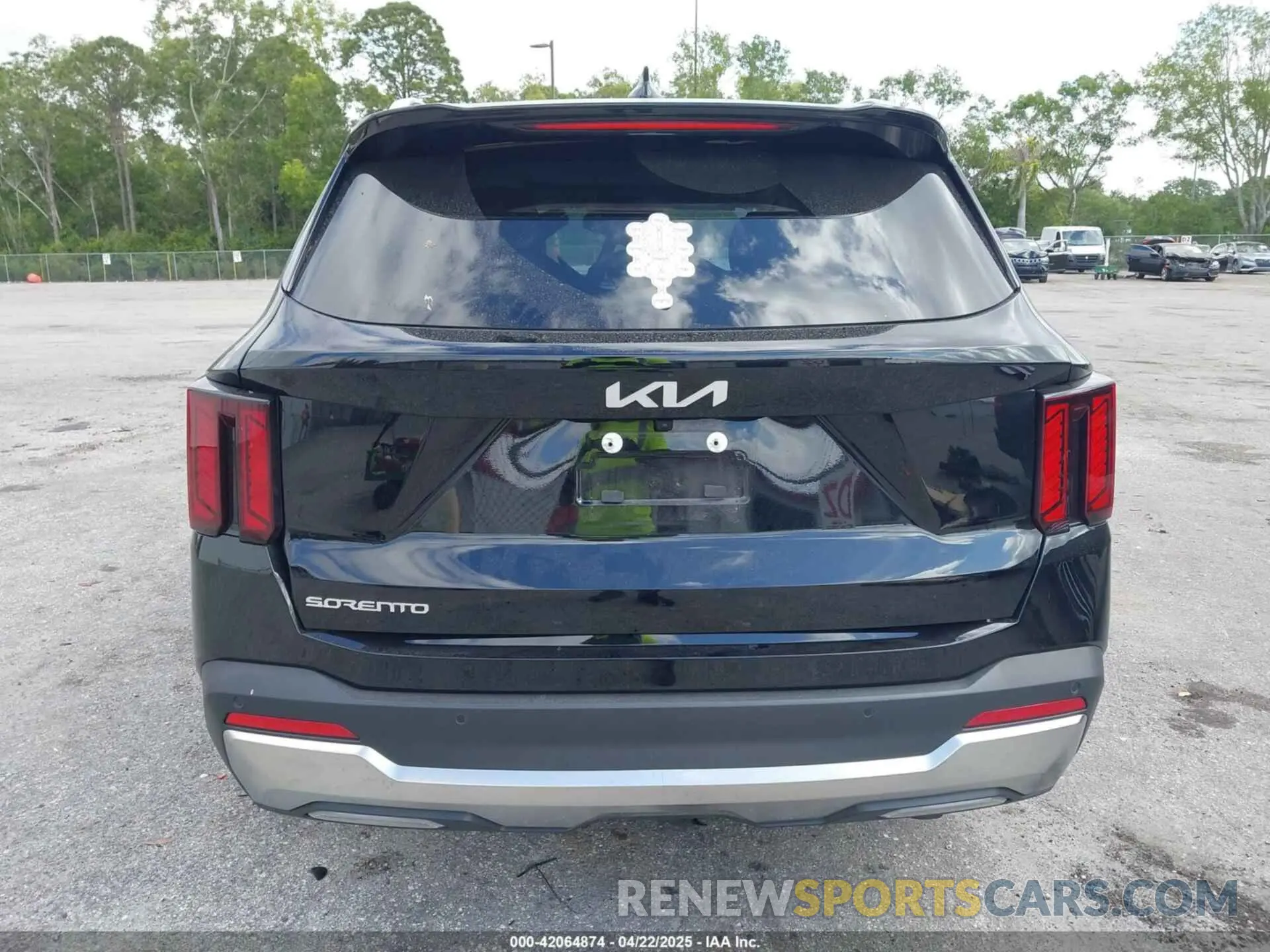 17 Photograph of a damaged car 5XYRH4JF5RG258113 KIA SORENTO 2024