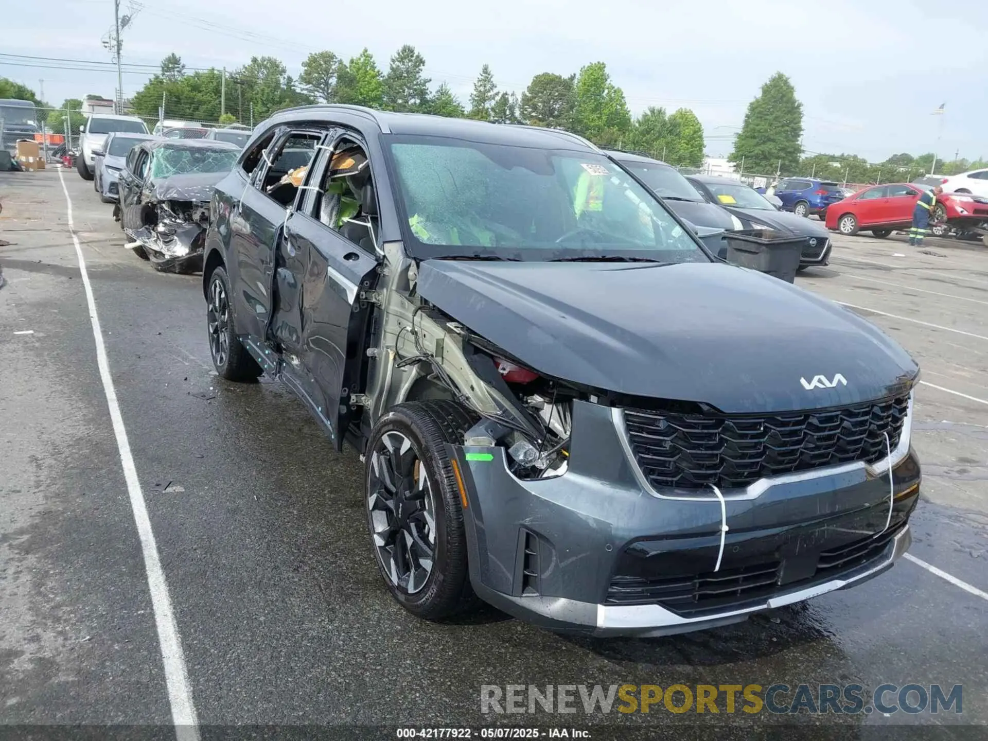 1 Photograph of a damaged car 5XYRH4JF7RG298595 KIA SORENTO 2024