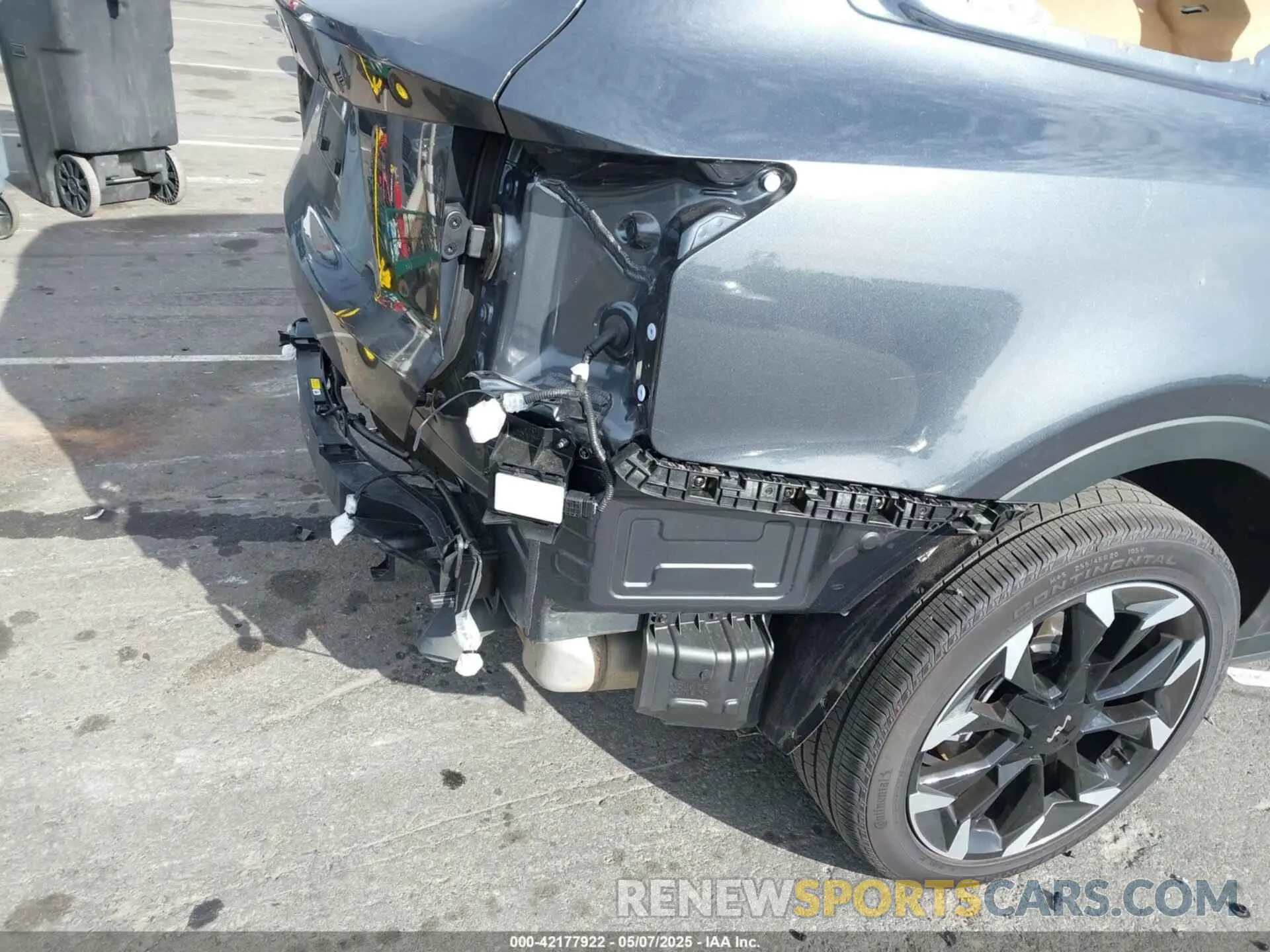 18 Photograph of a damaged car 5XYRH4JF7RG298595 KIA SORENTO 2024