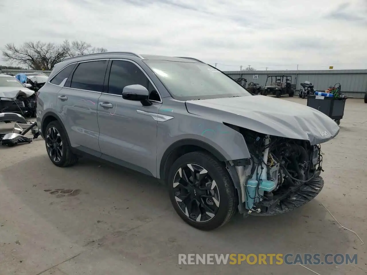 4 Photograph of a damaged car 5XYRH4JF9RG257112 KIA SORENTO 2024