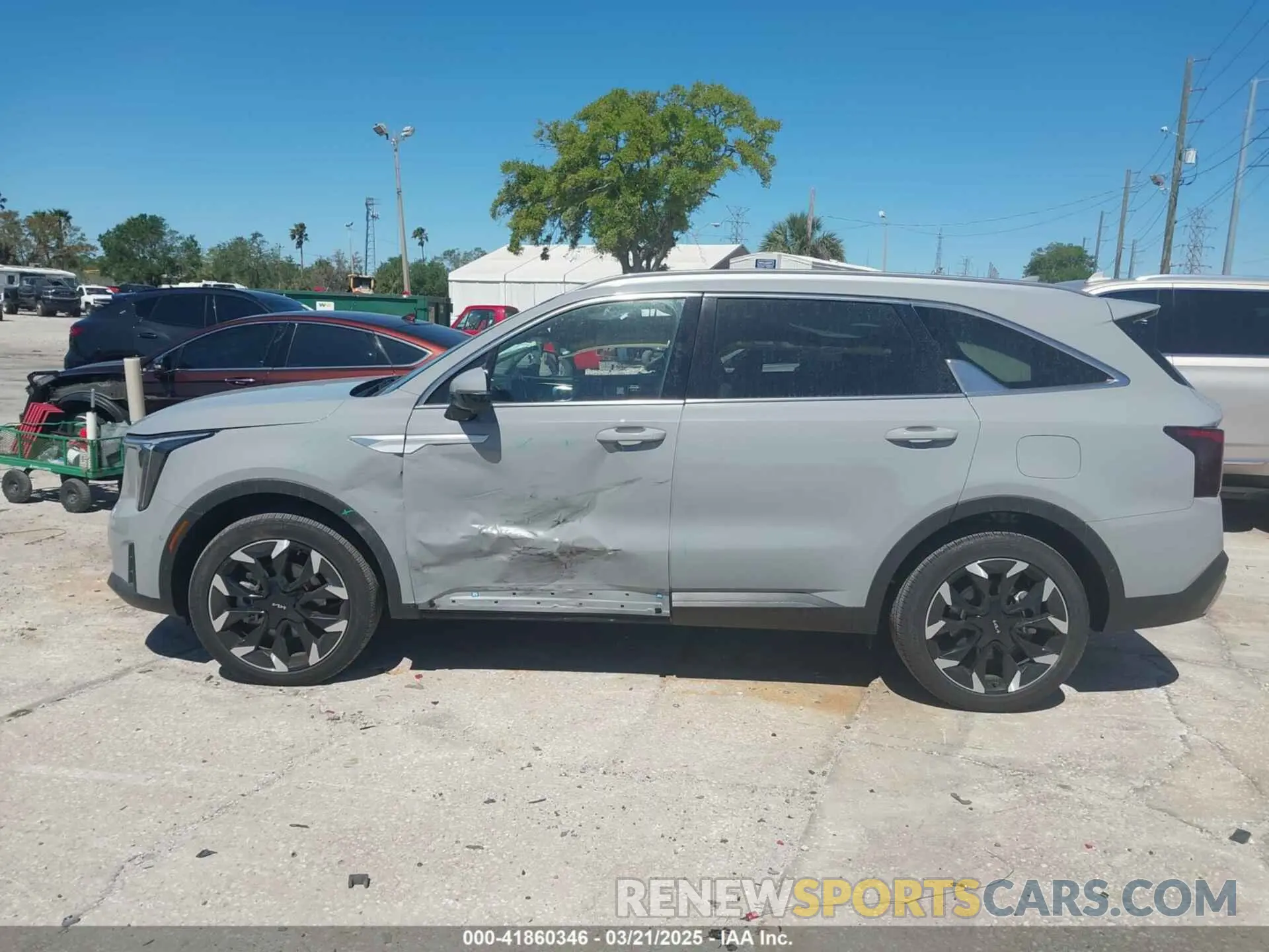 15 Photograph of a damaged car 5XYRK4JF2RG303784 KIA SORENTO 2024