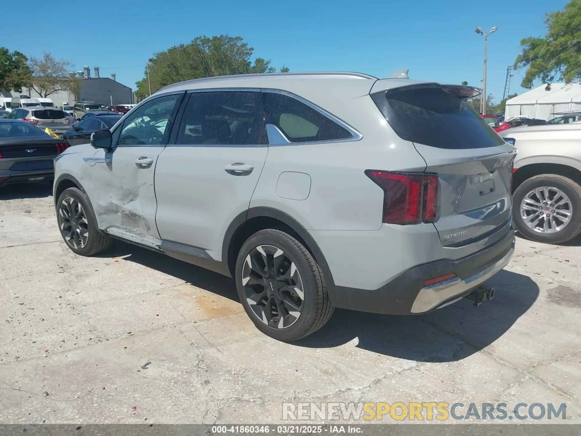 3 Photograph of a damaged car 5XYRK4JF2RG303784 KIA SORENTO 2024