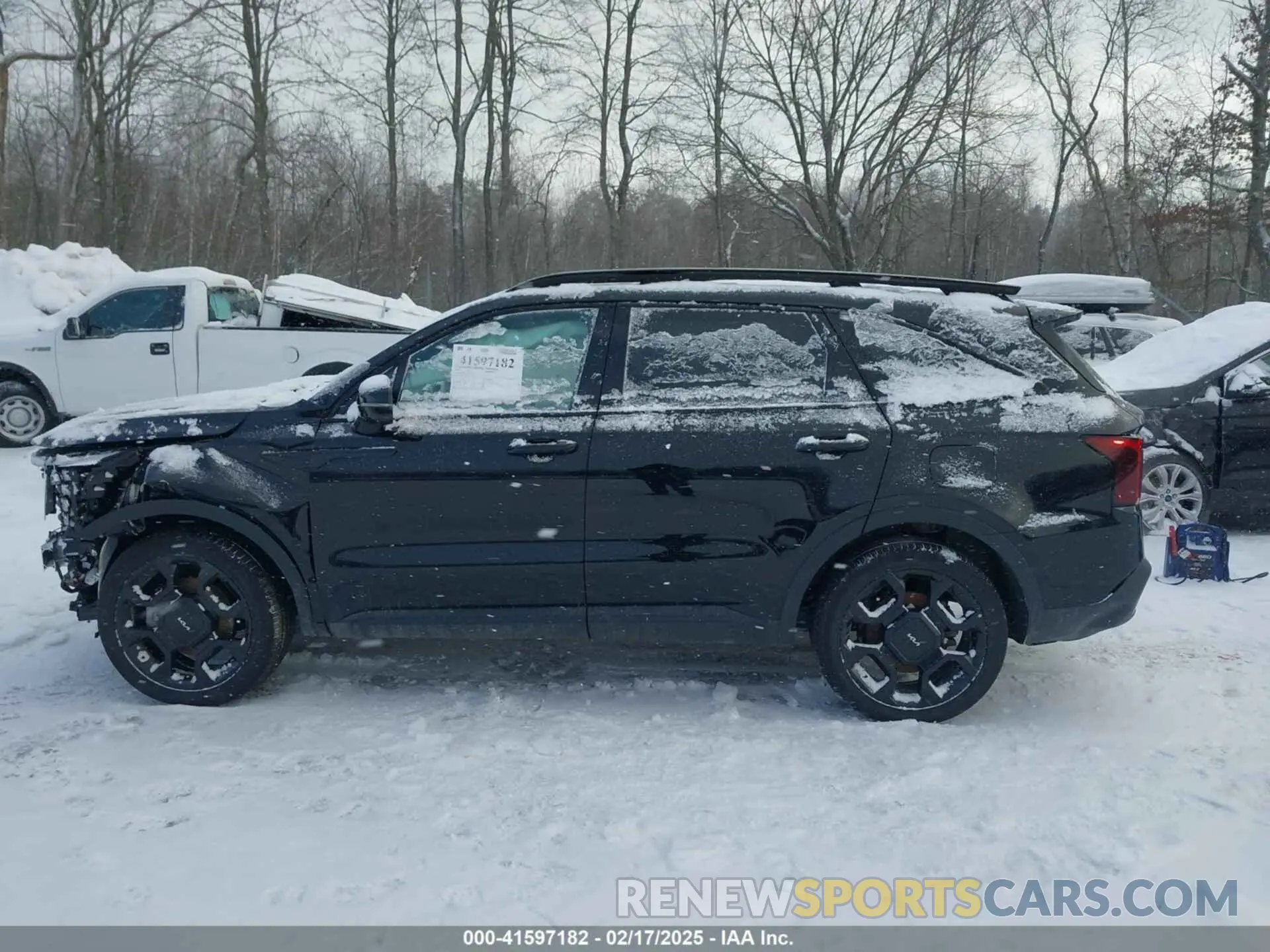 14 Photograph of a damaged car 5XYRKDJF1RG293796 KIA SORENTO 2024