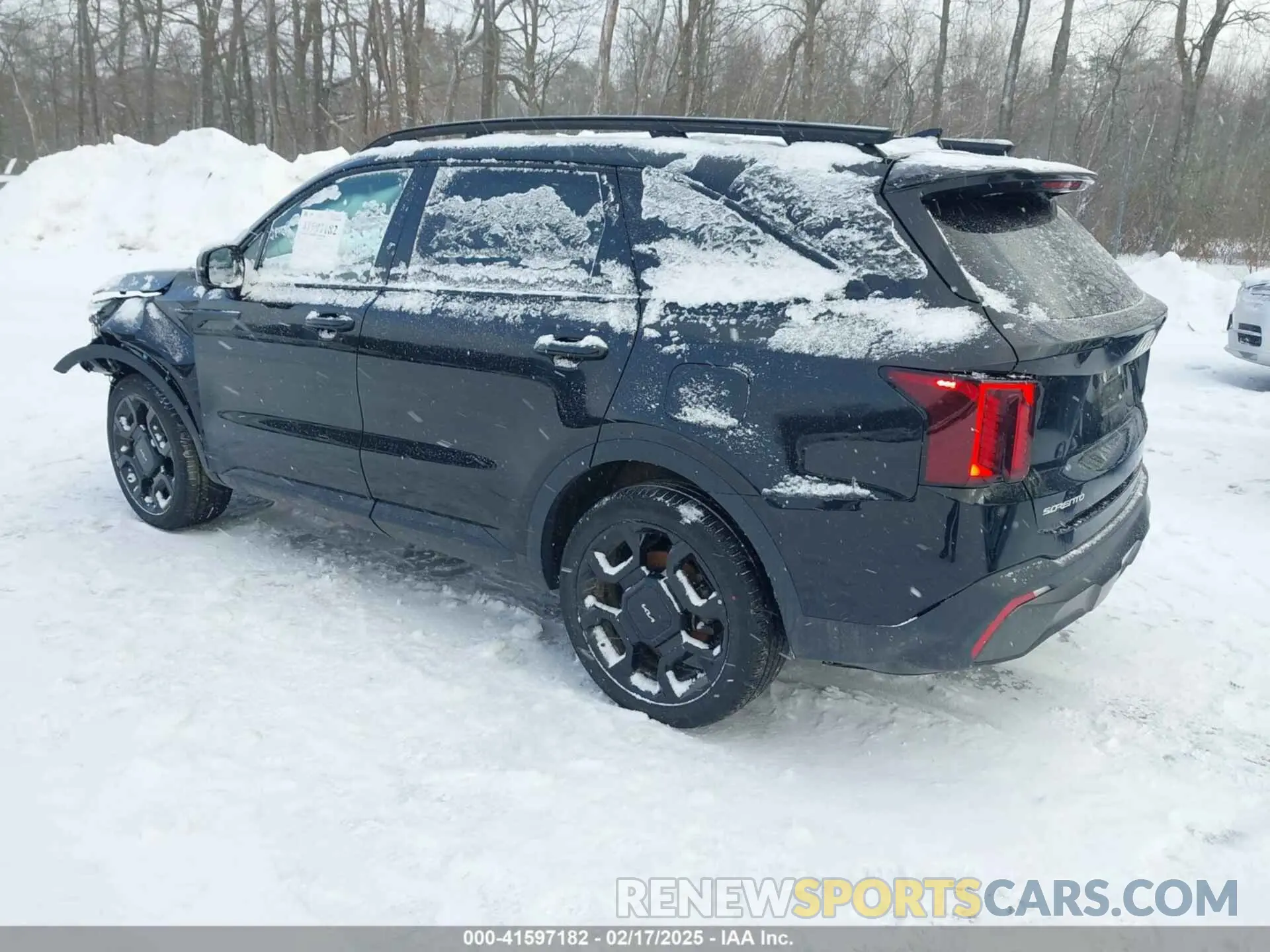 3 Photograph of a damaged car 5XYRKDJF1RG293796 KIA SORENTO 2024