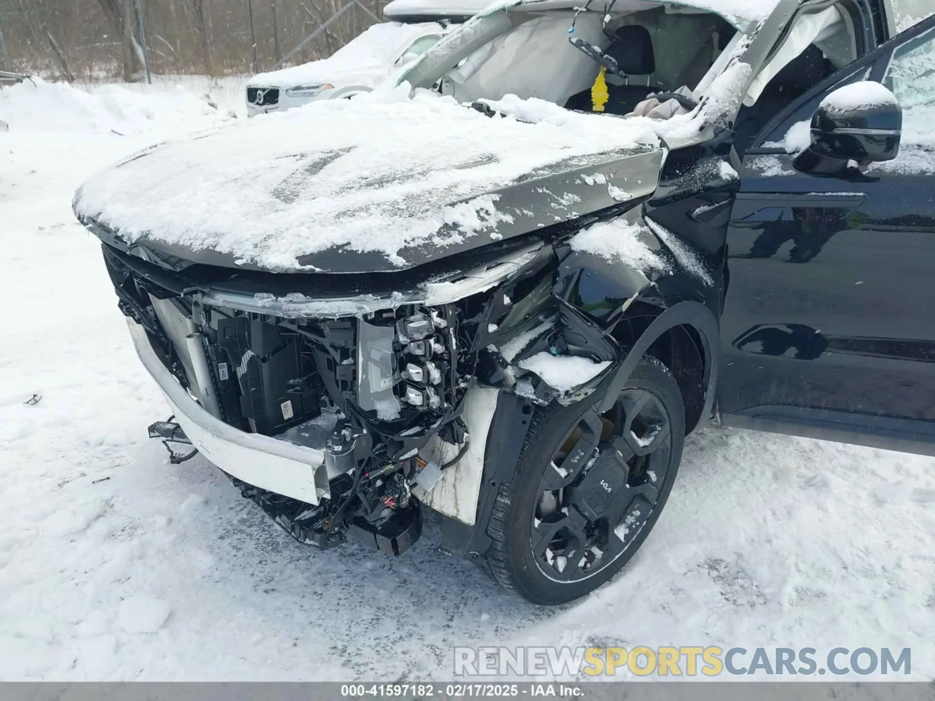6 Photograph of a damaged car 5XYRKDJF1RG293796 KIA SORENTO 2024