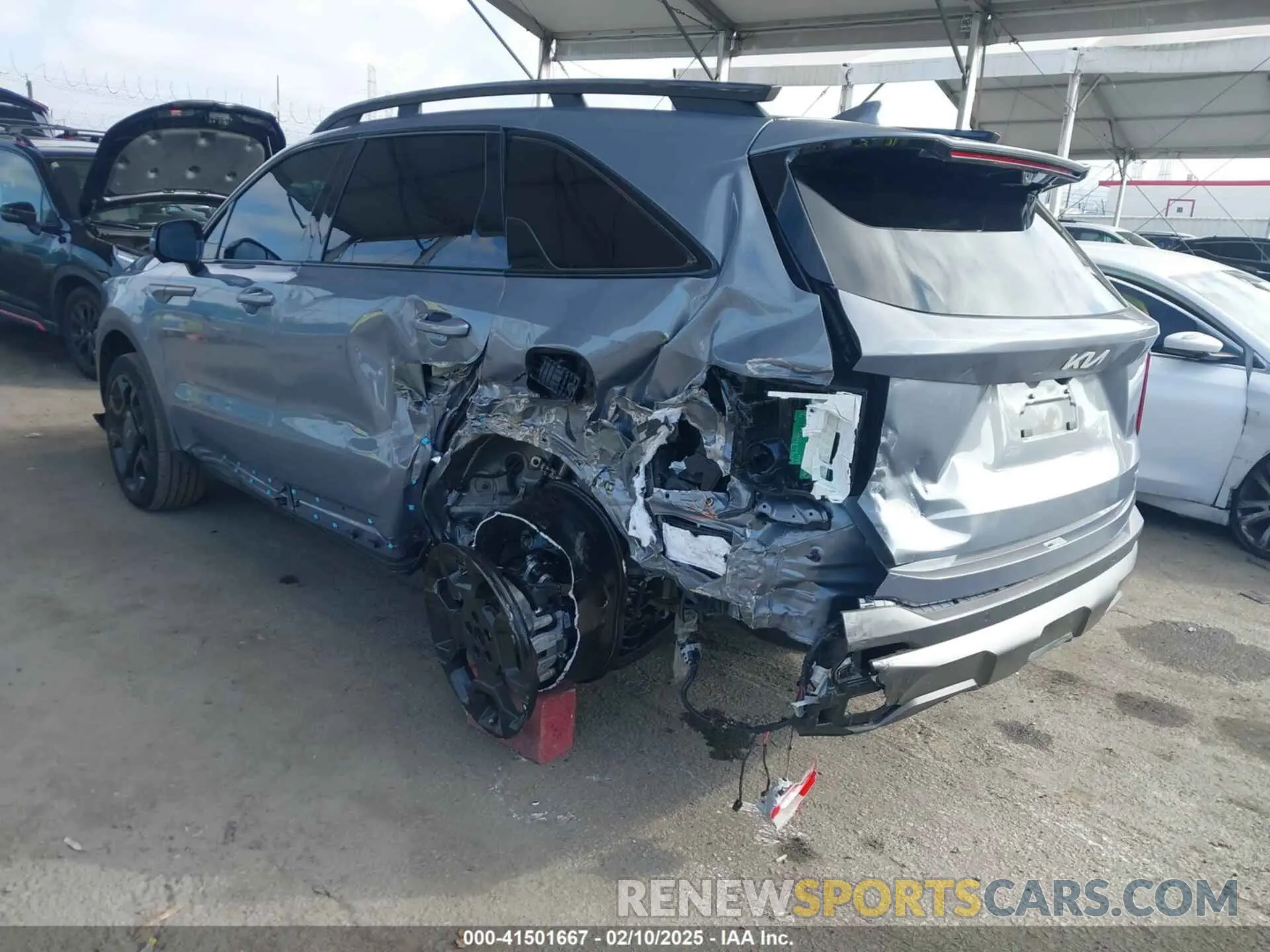 3 Photograph of a damaged car 5XYRKDJF3RG263960 KIA SORENTO 2024