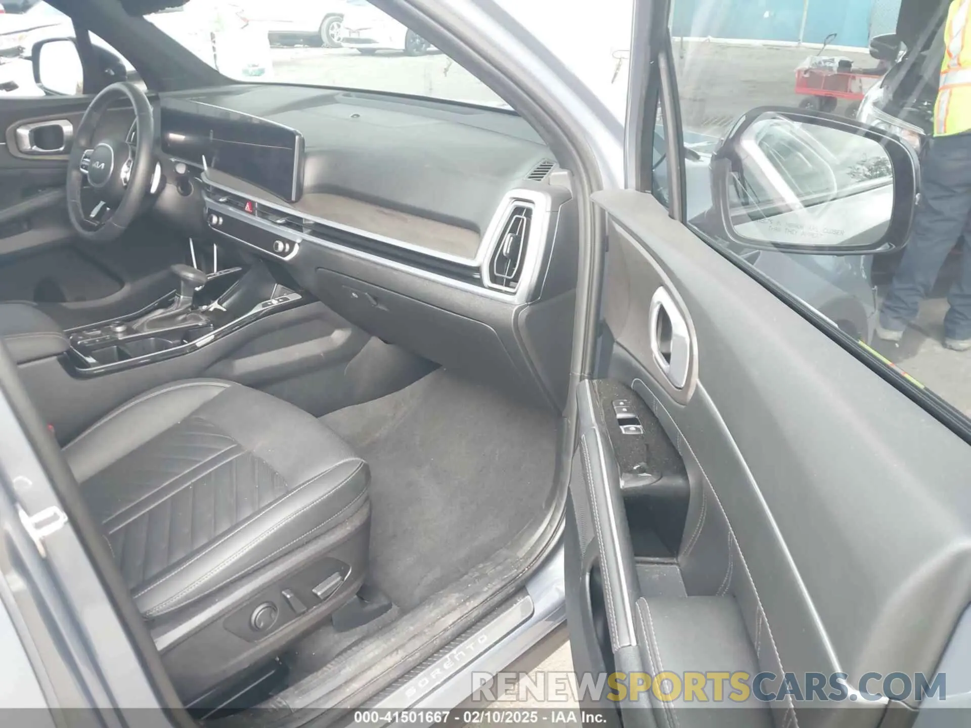 5 Photograph of a damaged car 5XYRKDJF3RG263960 KIA SORENTO 2024