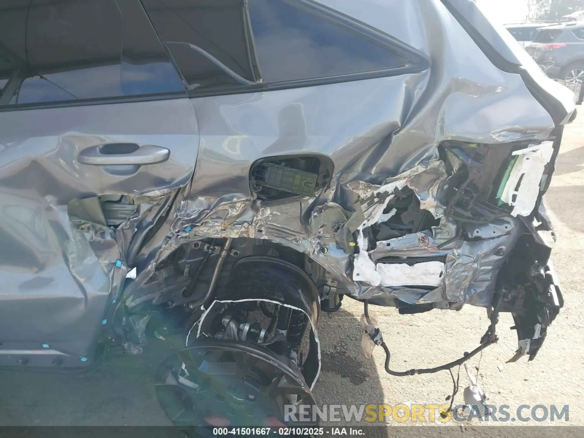 6 Photograph of a damaged car 5XYRKDJF3RG263960 KIA SORENTO 2024