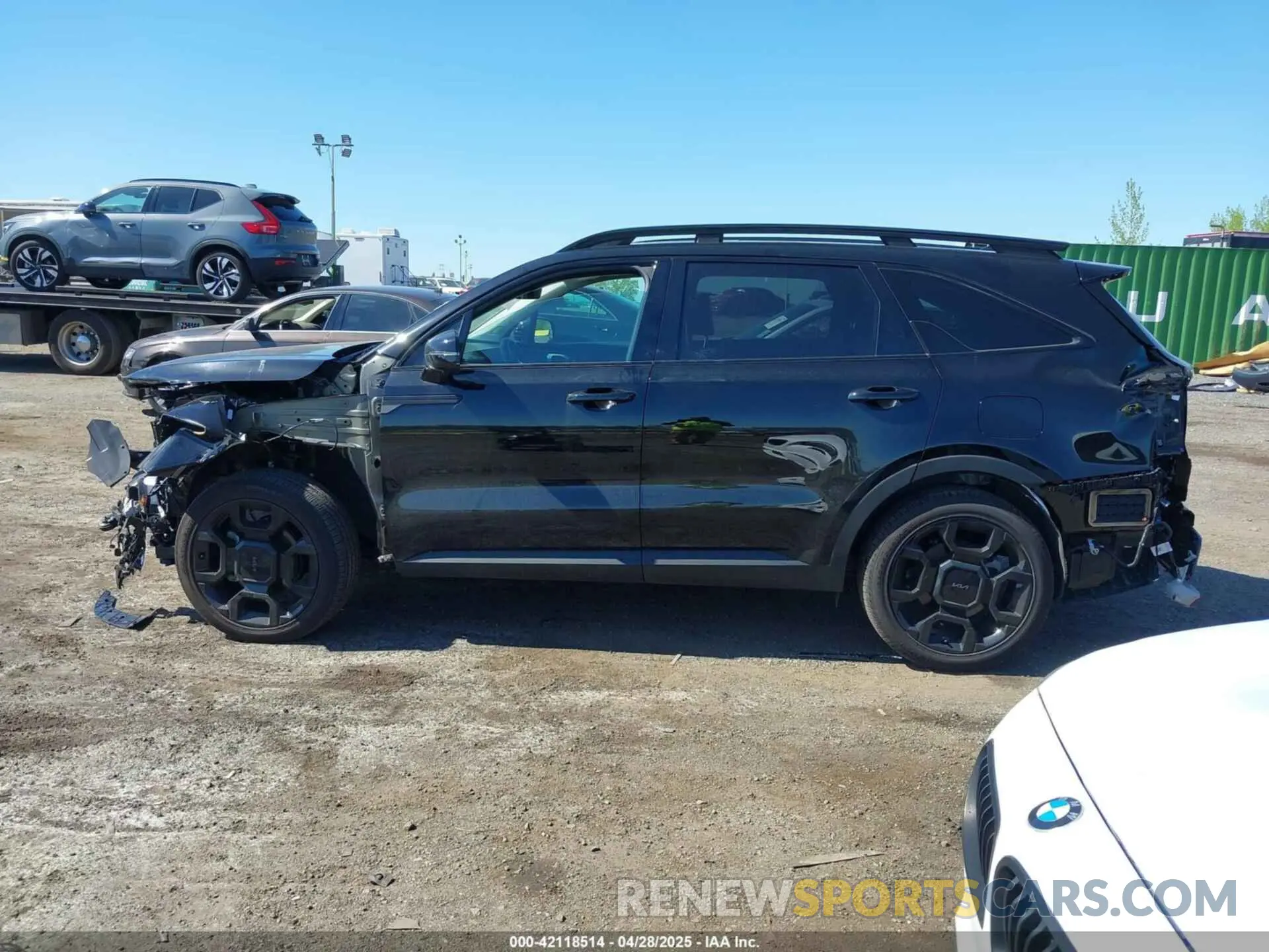 14 Photograph of a damaged car 5XYRKDJF7RG300590 KIA SORENTO 2024