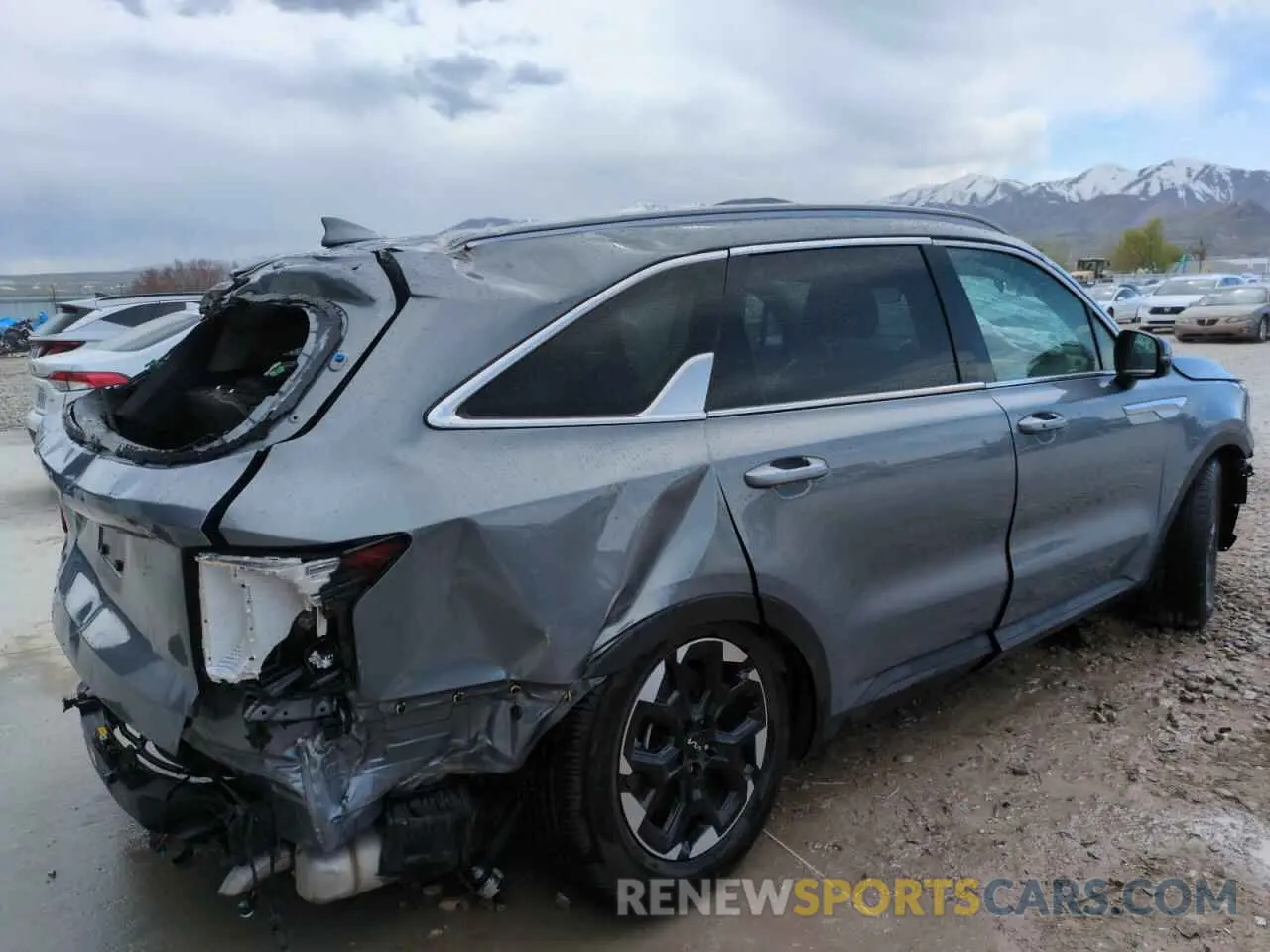 3 Photograph of a damaged car 5XYRL4JC3RG289798 KIA SORENTO 2024