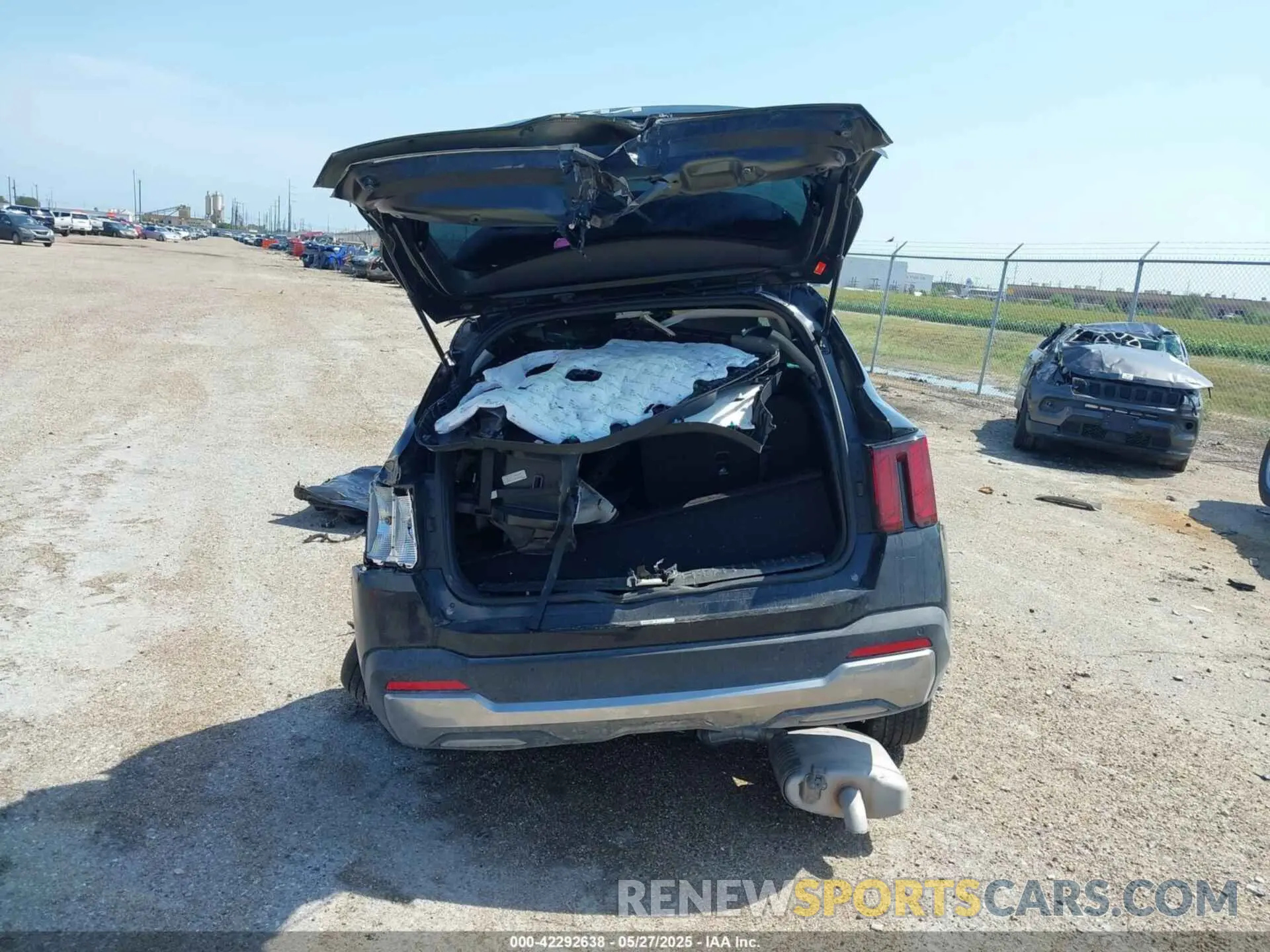 16 Photograph of a damaged car 5XYRL4JC5RG292721 KIA SORENTO 2024