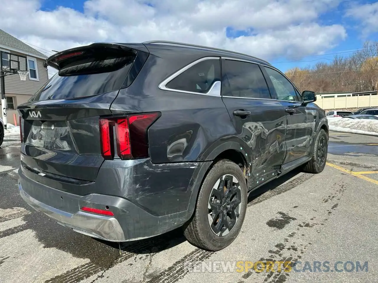 3 Photograph of a damaged car 5XYRL4JC6RG266015 KIA SORENTO 2024