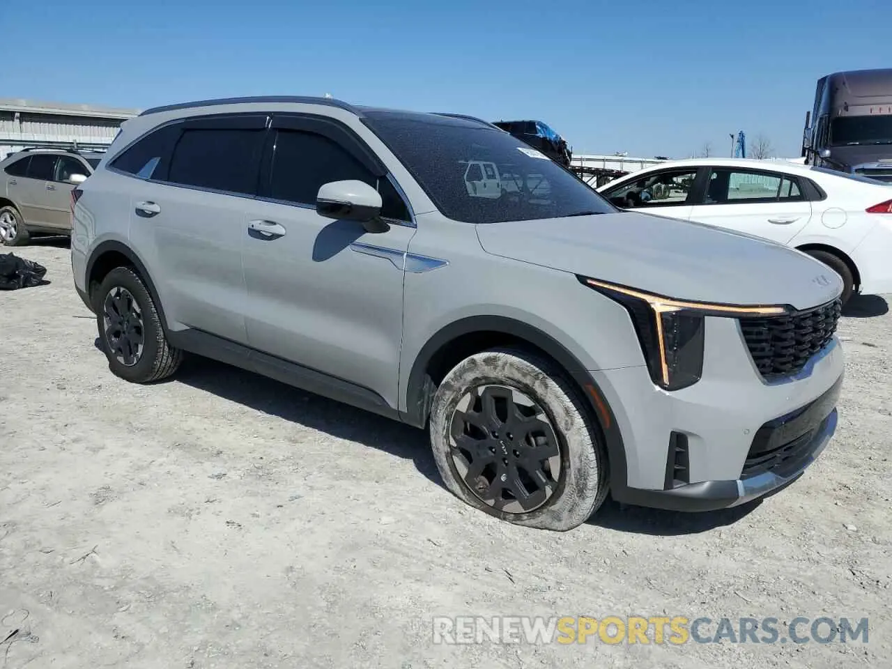 4 Photograph of a damaged car 5XYRLDJC1RG270425 KIA SORENTO 2024