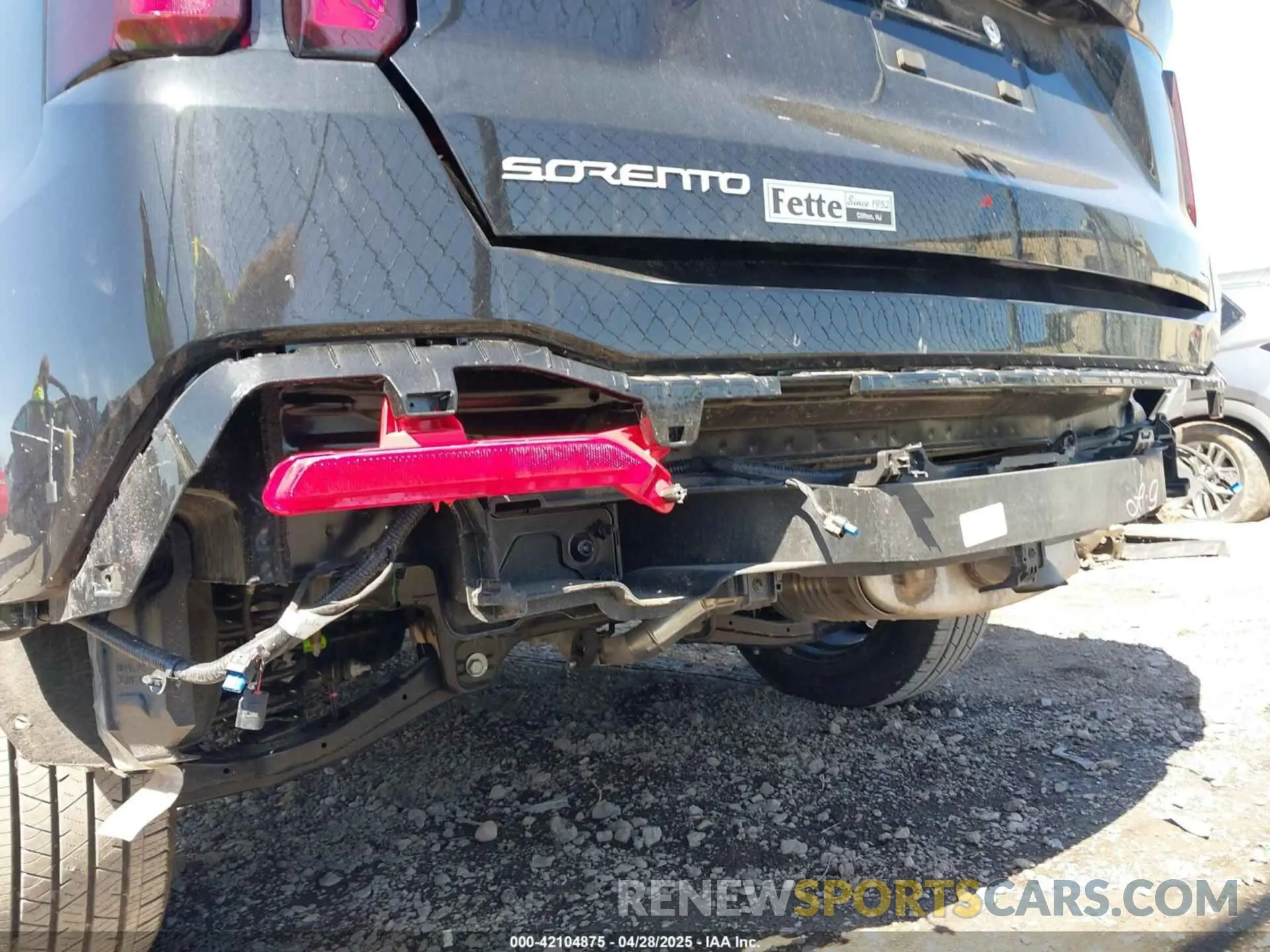 18 Photograph of a damaged car 5XYRLDJC3RG299134 KIA SORENTO 2024