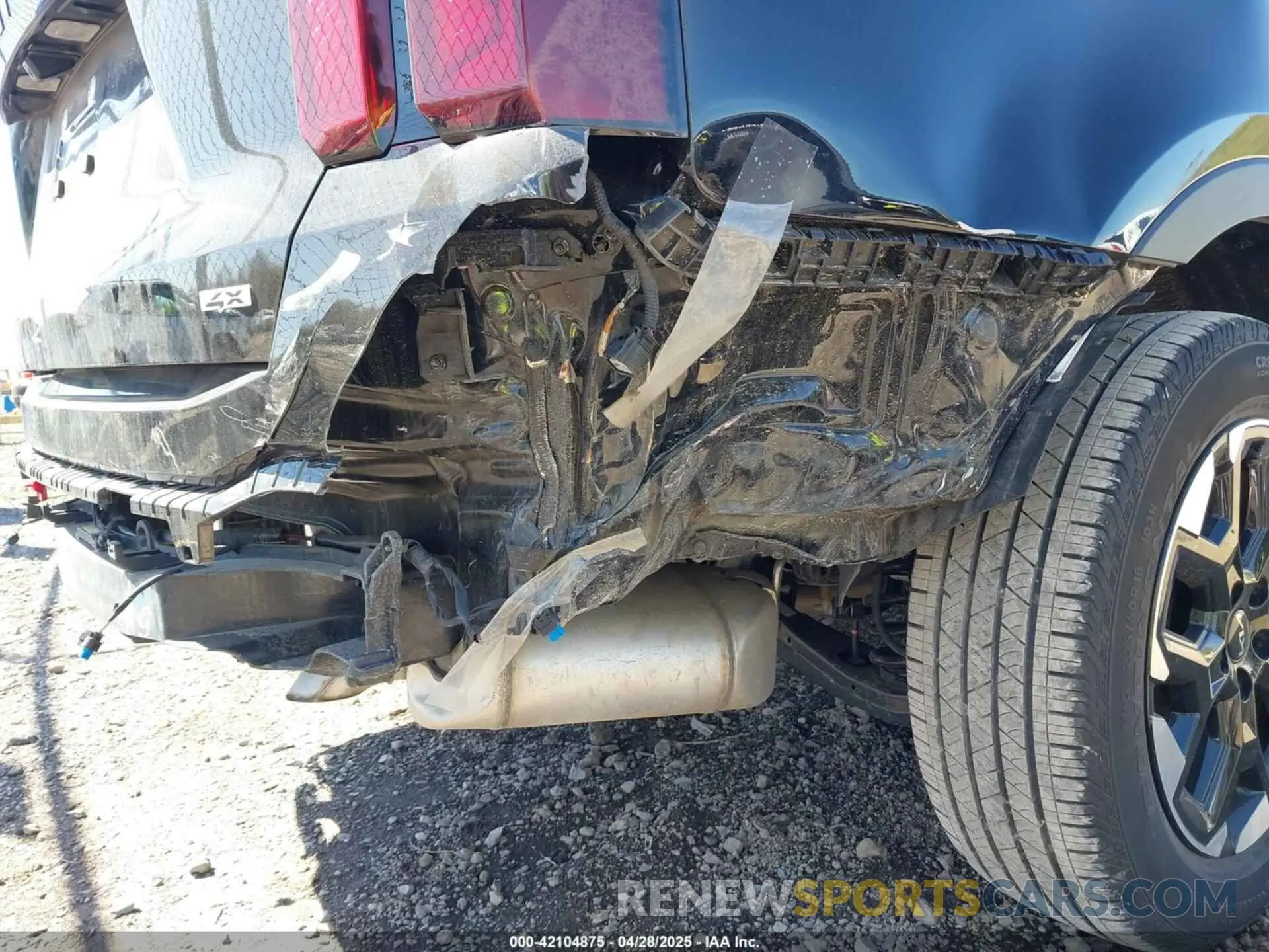 6 Photograph of a damaged car 5XYRLDJC3RG299134 KIA SORENTO 2024