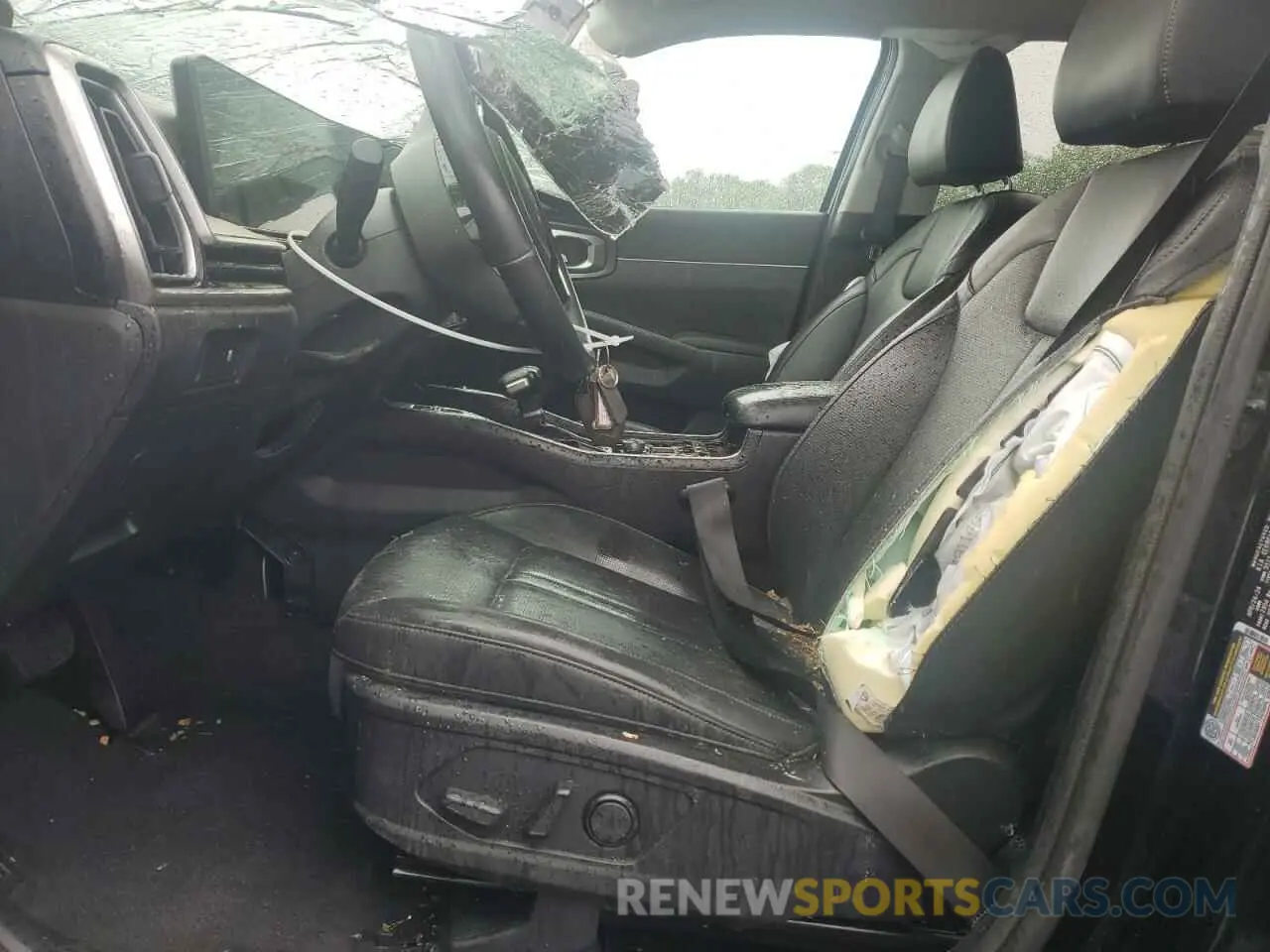 7 Photograph of a damaged car 5XYRLDJC7RG288699 KIA SORENTO 2024