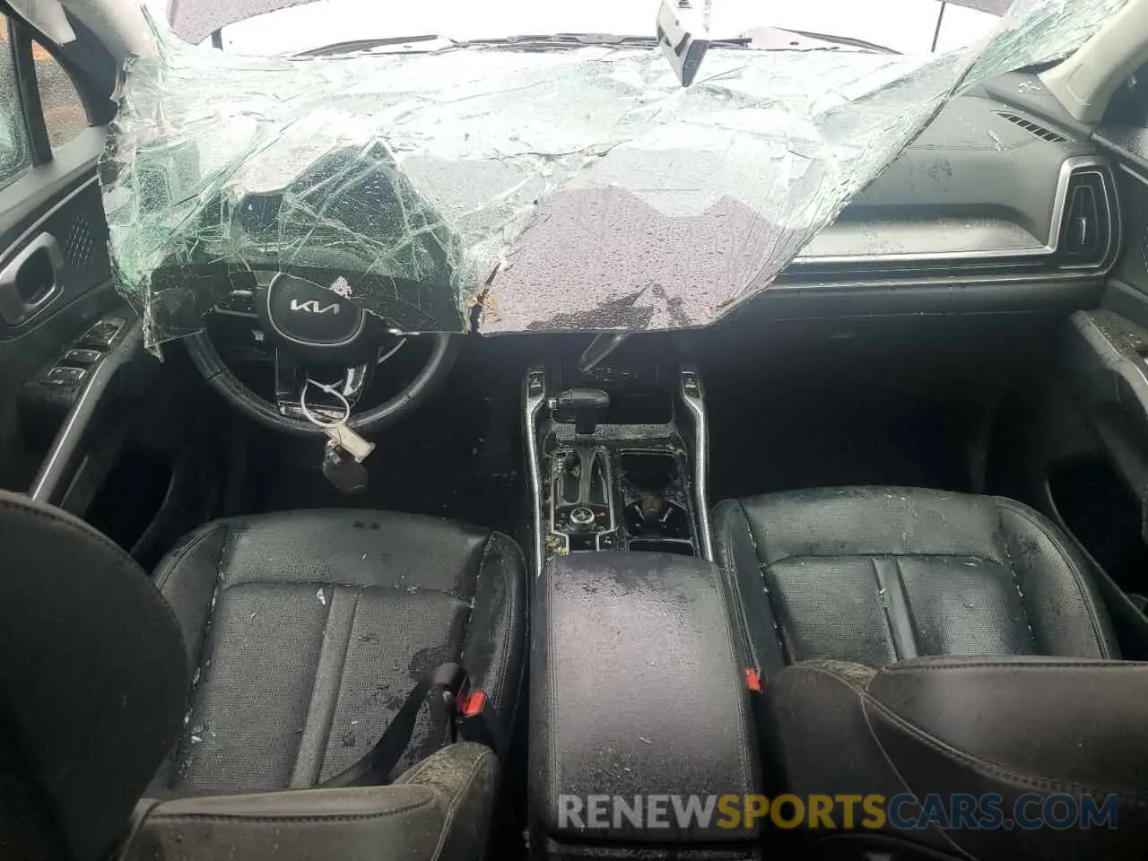 8 Photograph of a damaged car 5XYRLDJC7RG288699 KIA SORENTO 2024