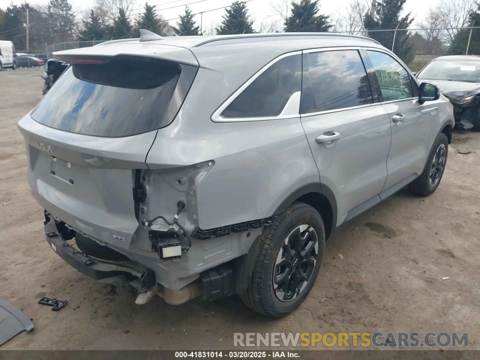 4 Photograph of a damaged car 5XYRLDJC9RG258376 KIA SORENTO 2024