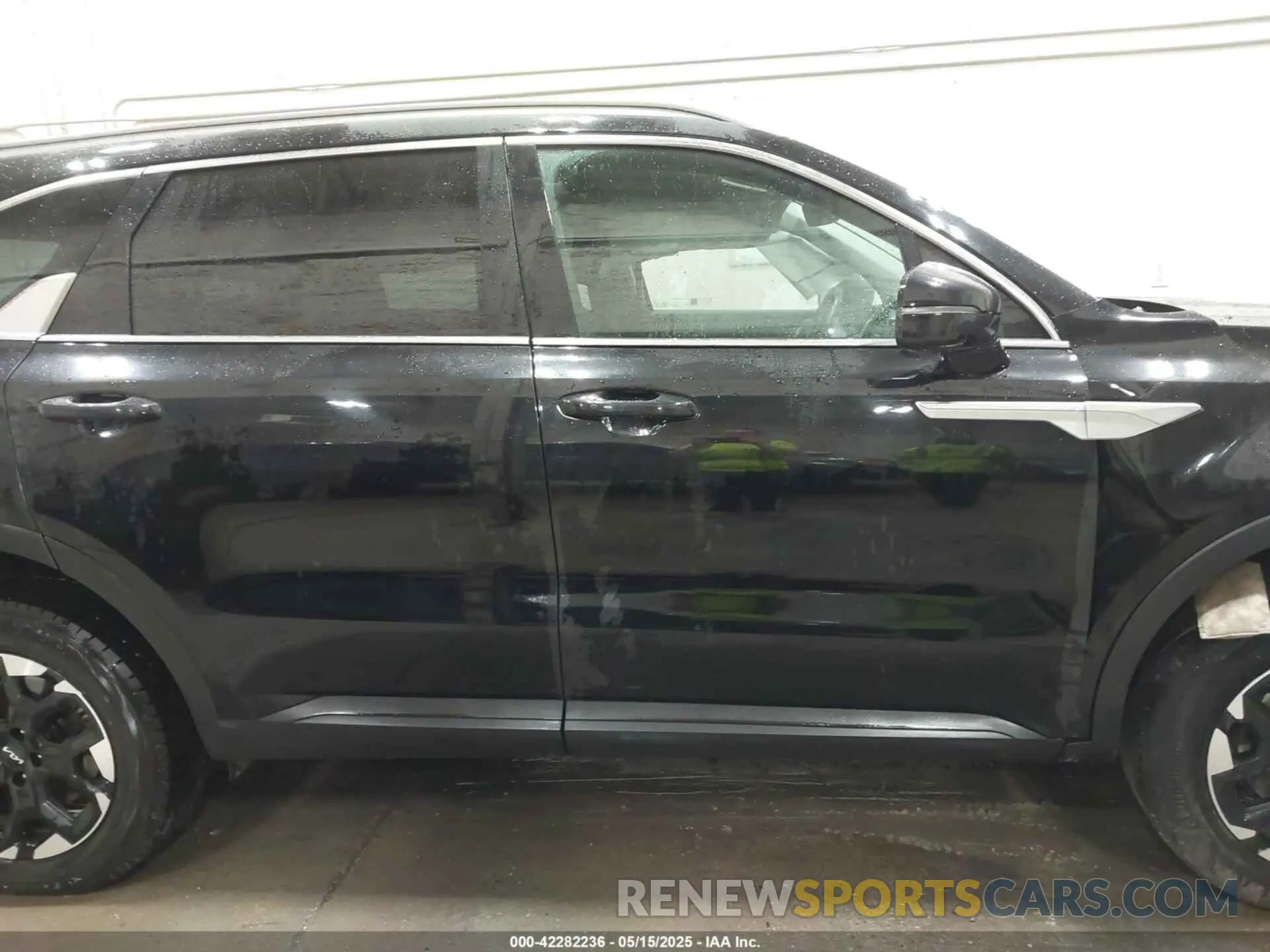 14 Photograph of a damaged car 5XYRLDJC9RG261052 KIA SORENTO 2024