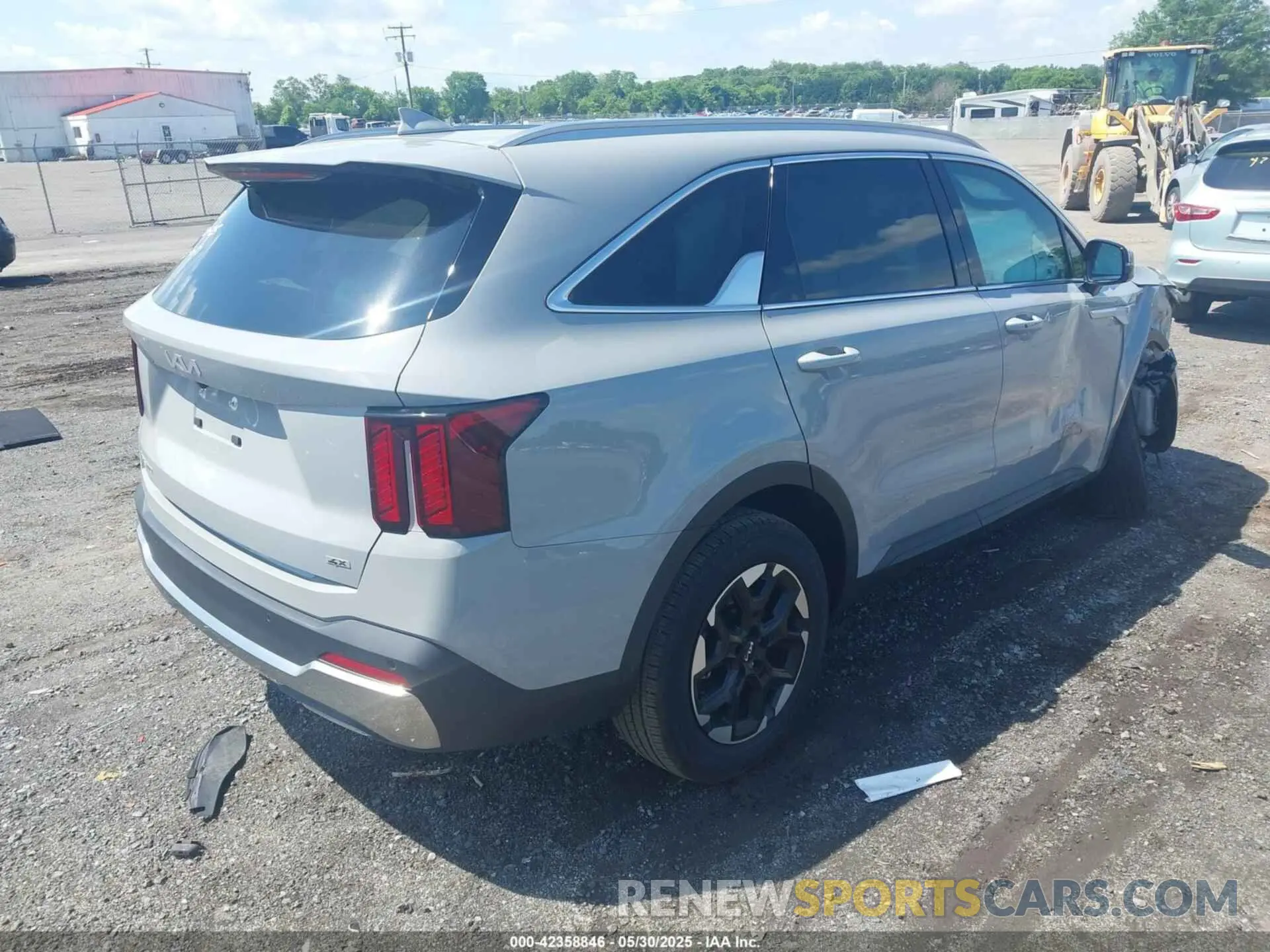 4 Photograph of a damaged car 5XYRLDJC9RG272875 KIA SORENTO 2024