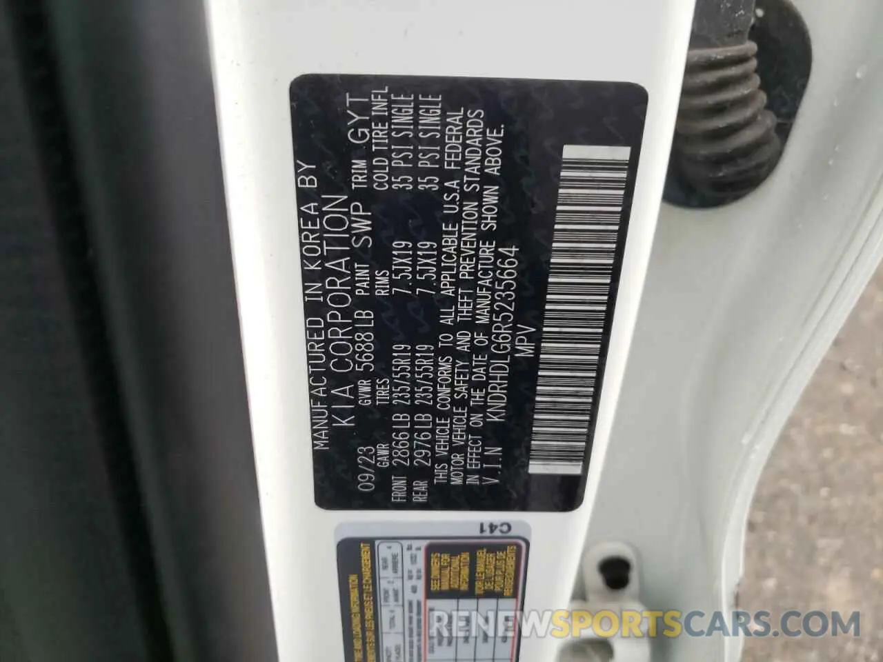 16 Photograph of a damaged car KNDRHDLG6R5235664 KIA SORENTO 2024