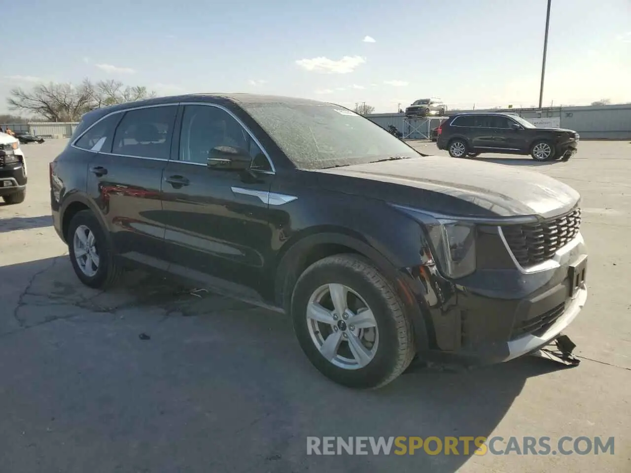 4 Photograph of a damaged car 5XYRG4JC6SG316650 KIA SORENTO 2025