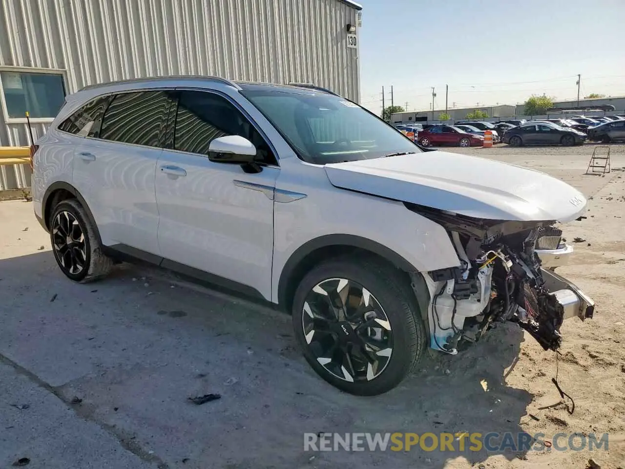 4 Photograph of a damaged car 5XYRH4JF8SG351780 KIA SORENTO 2025