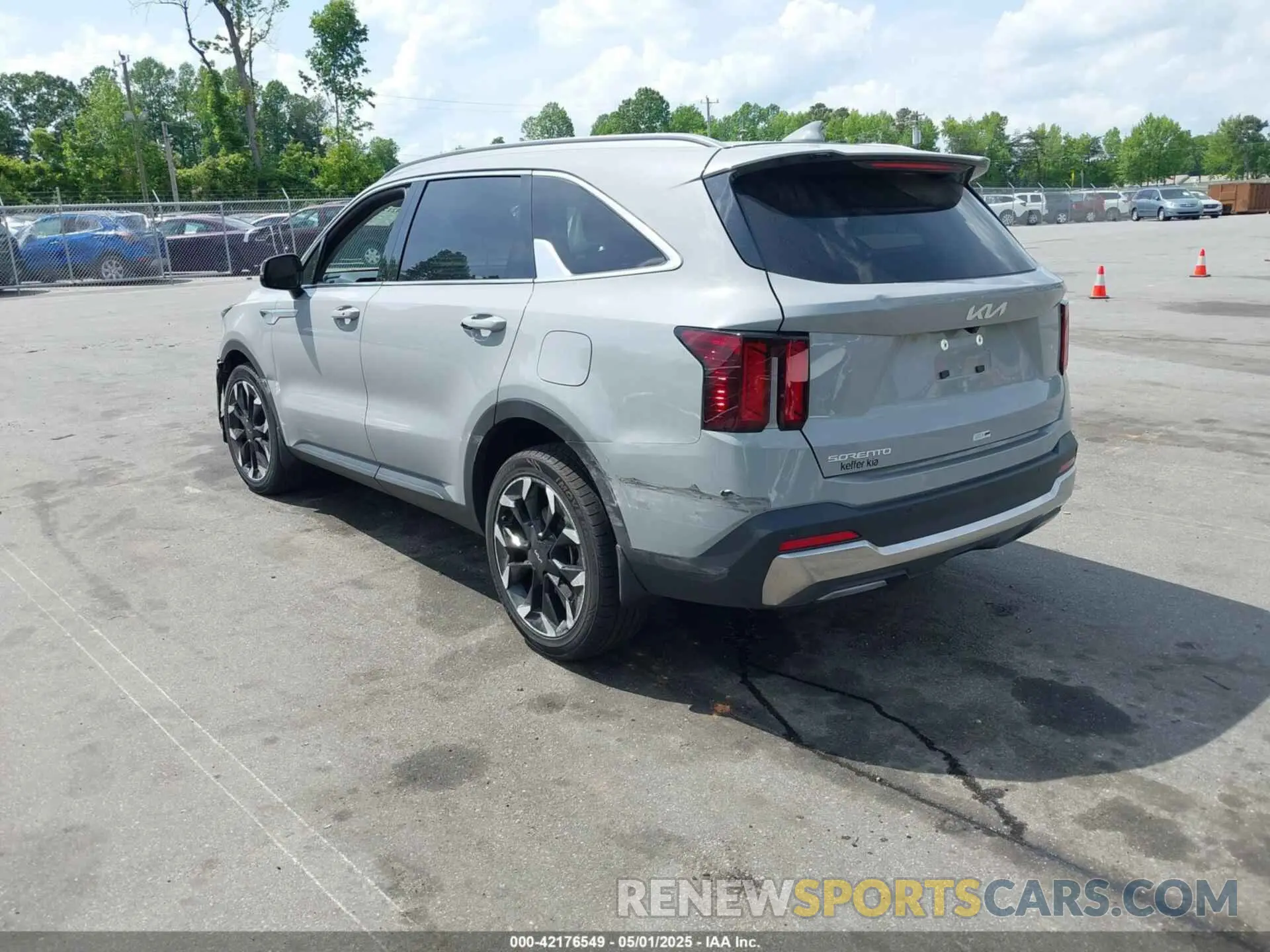3 Photograph of a damaged car 5XYRH4JFXSG309885 KIA SORENTO 2025