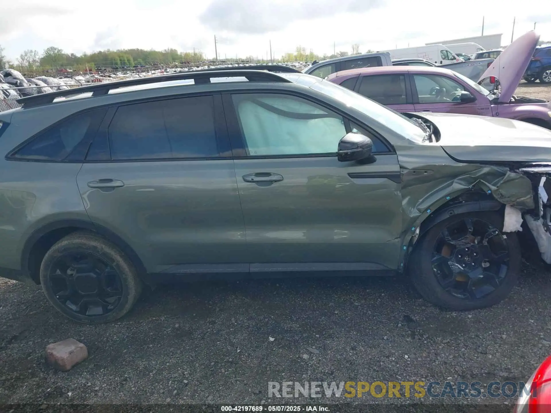13 Photograph of a damaged car 5XYRHDJFXSG324953 KIA SORENTO 2025