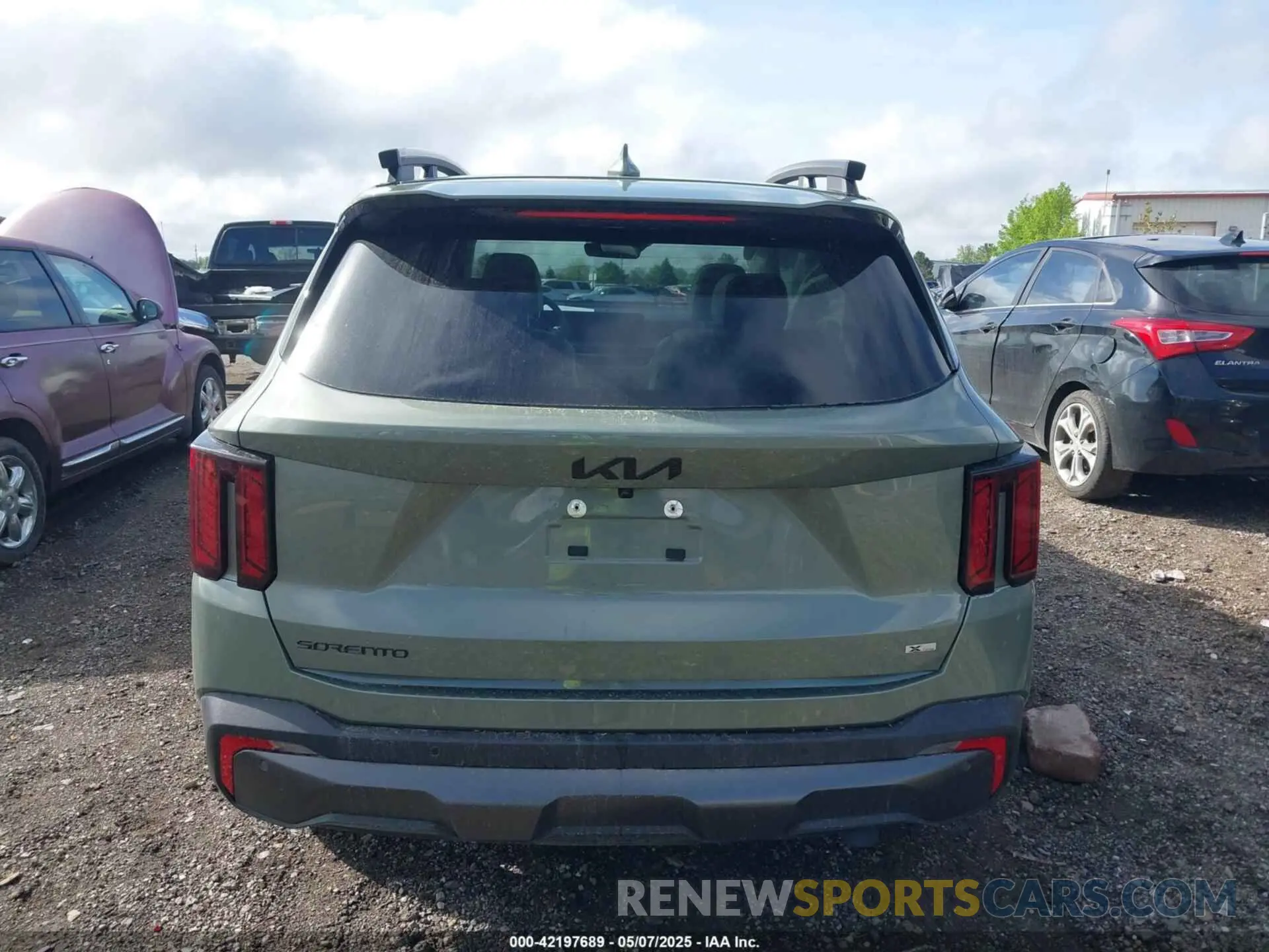 16 Photograph of a damaged car 5XYRHDJFXSG324953 KIA SORENTO 2025