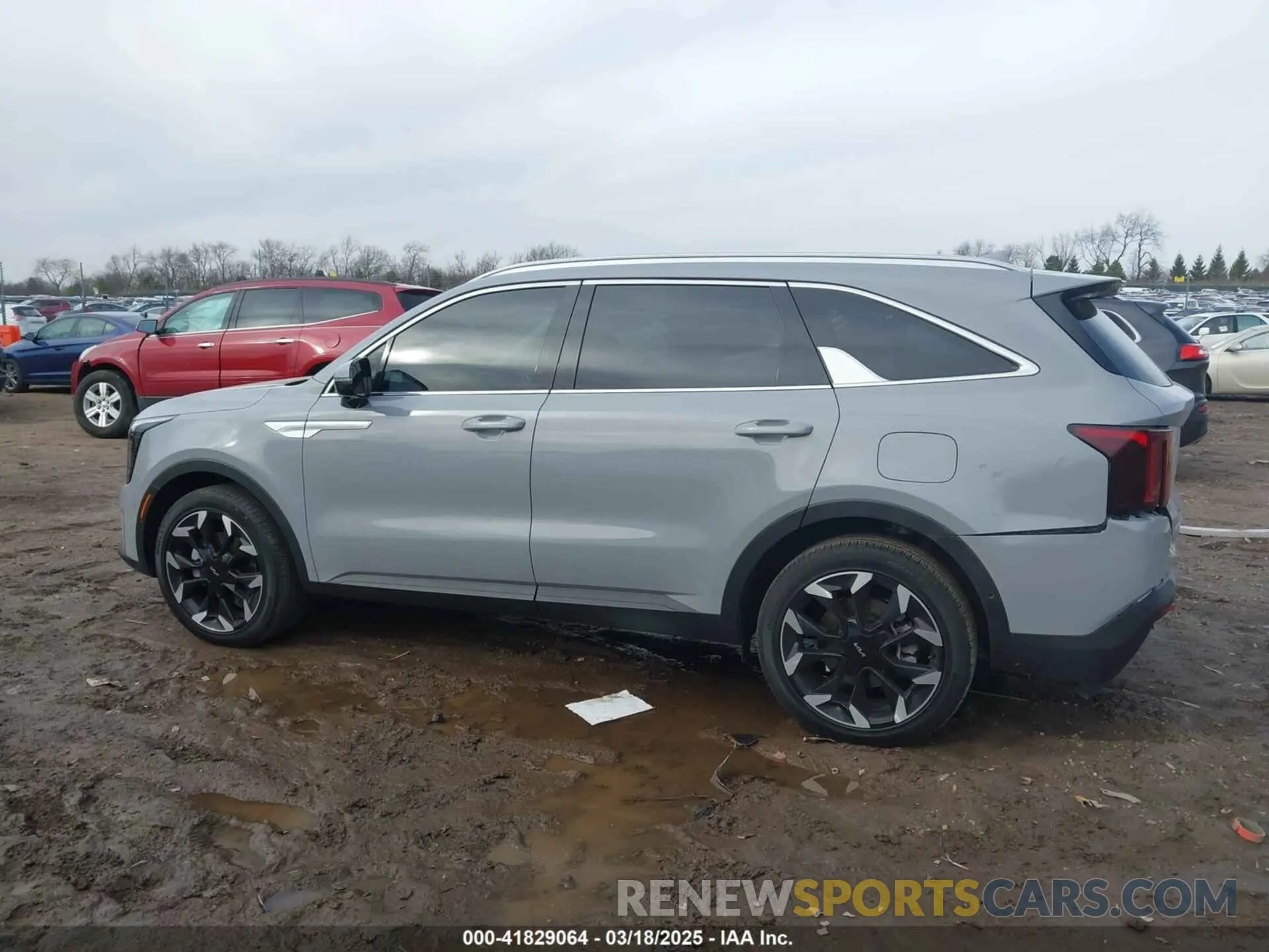 14 Photograph of a damaged car 5XYRK4JF1SG323059 KIA SORENTO 2025
