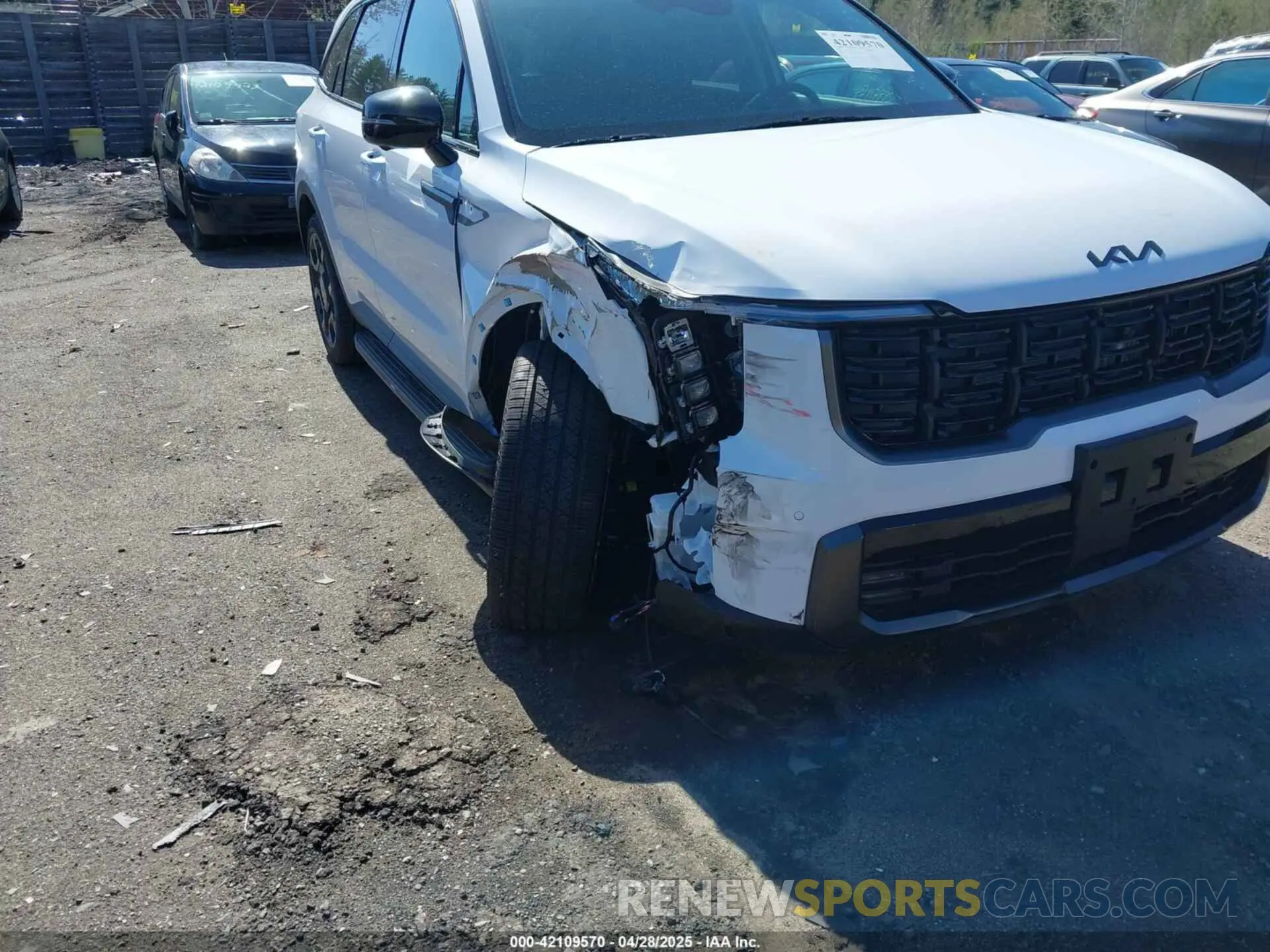 6 Photograph of a damaged car 5XYRKDJF0SG377999 KIA SORENTO 2025