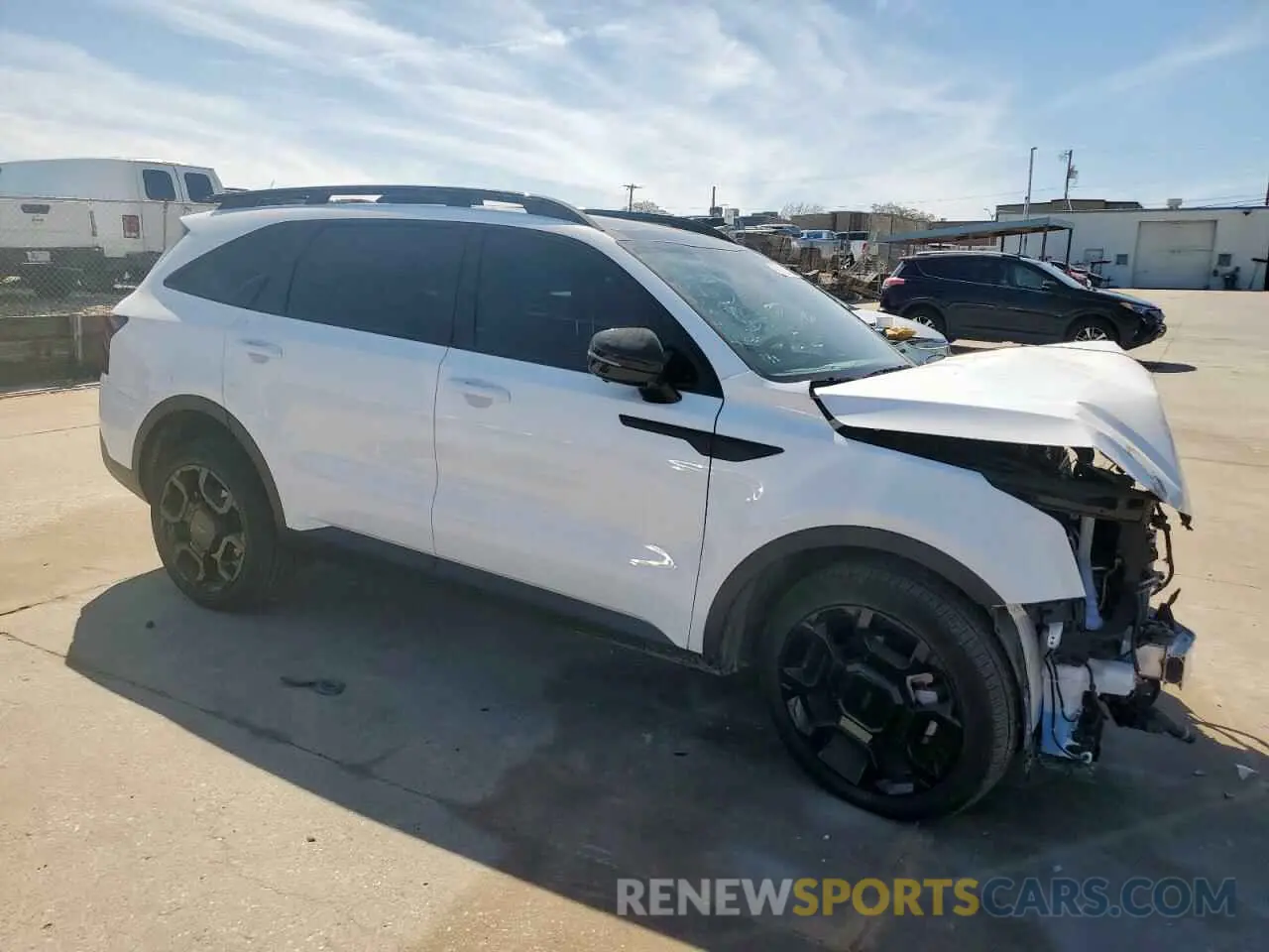 4 Photograph of a damaged car 5XYRKDJF1SG316368 KIA SORENTO 2025