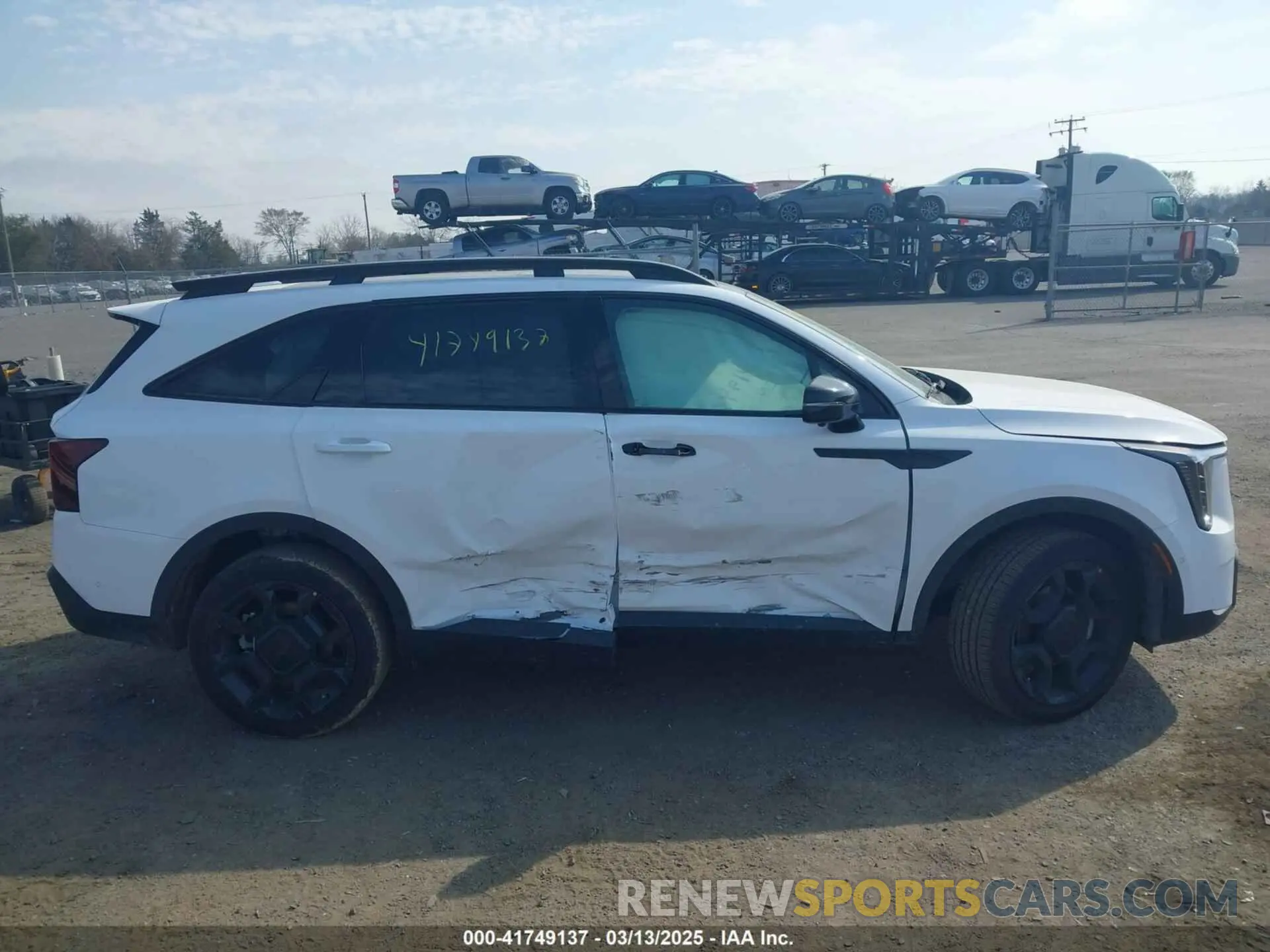 14 Photograph of a damaged car 5XYRKDJF2SG344289 KIA SORENTO 2025