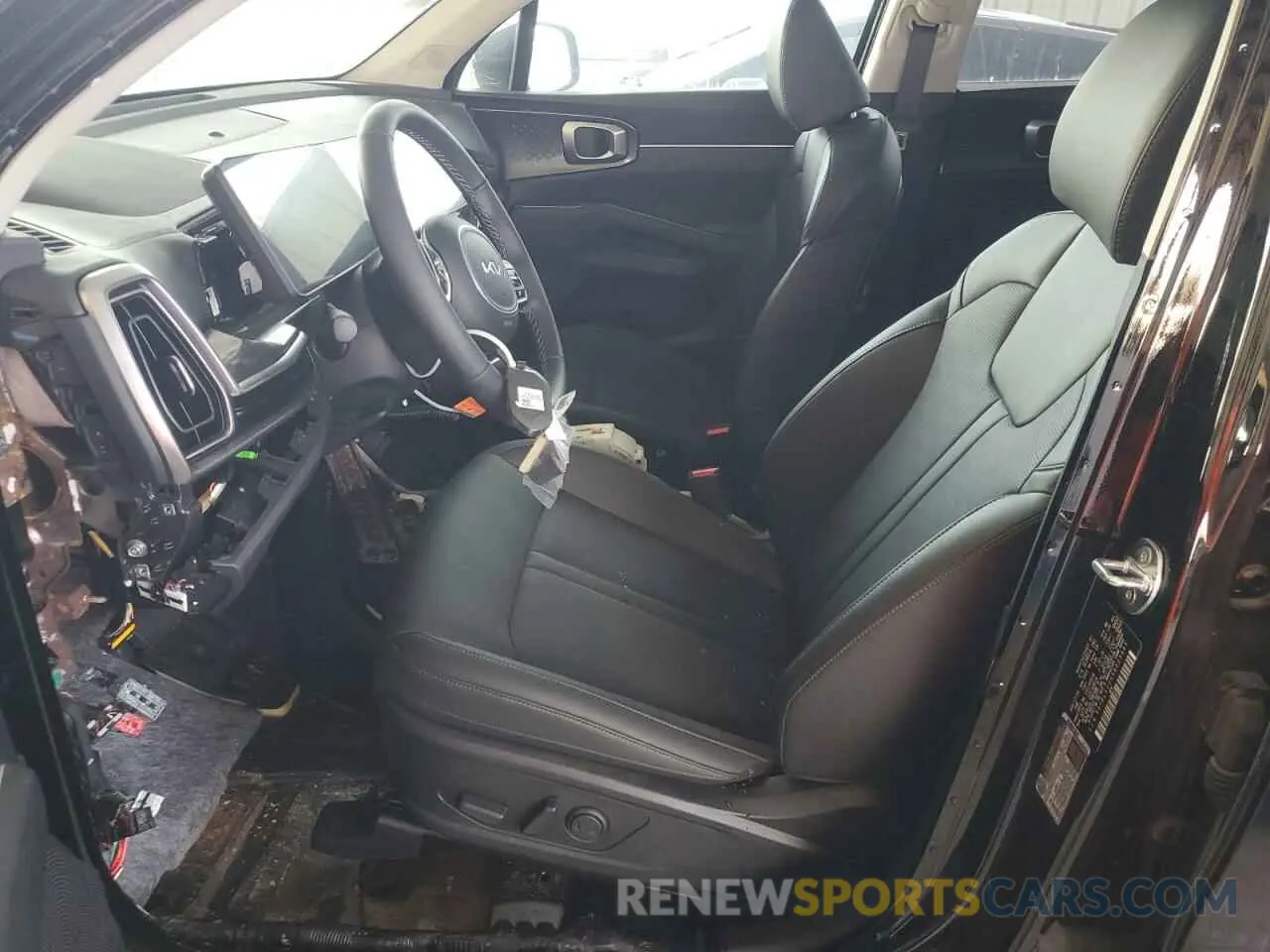 7 Photograph of a damaged car 5XYRL4JC0SG323945 KIA SORENTO 2025