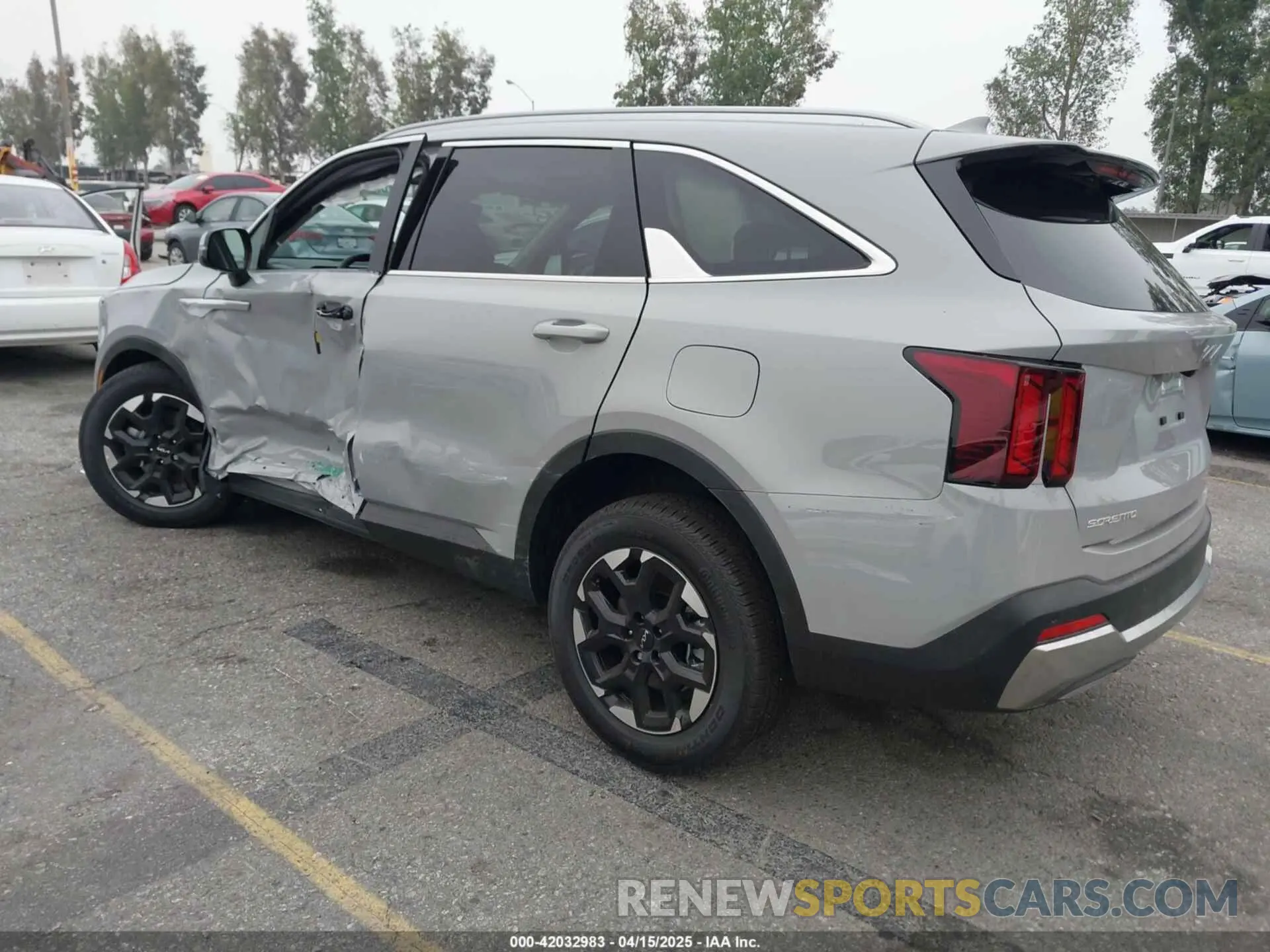 3 Photograph of a damaged car 5XYRL4JC0SG349834 KIA SORENTO 2025
