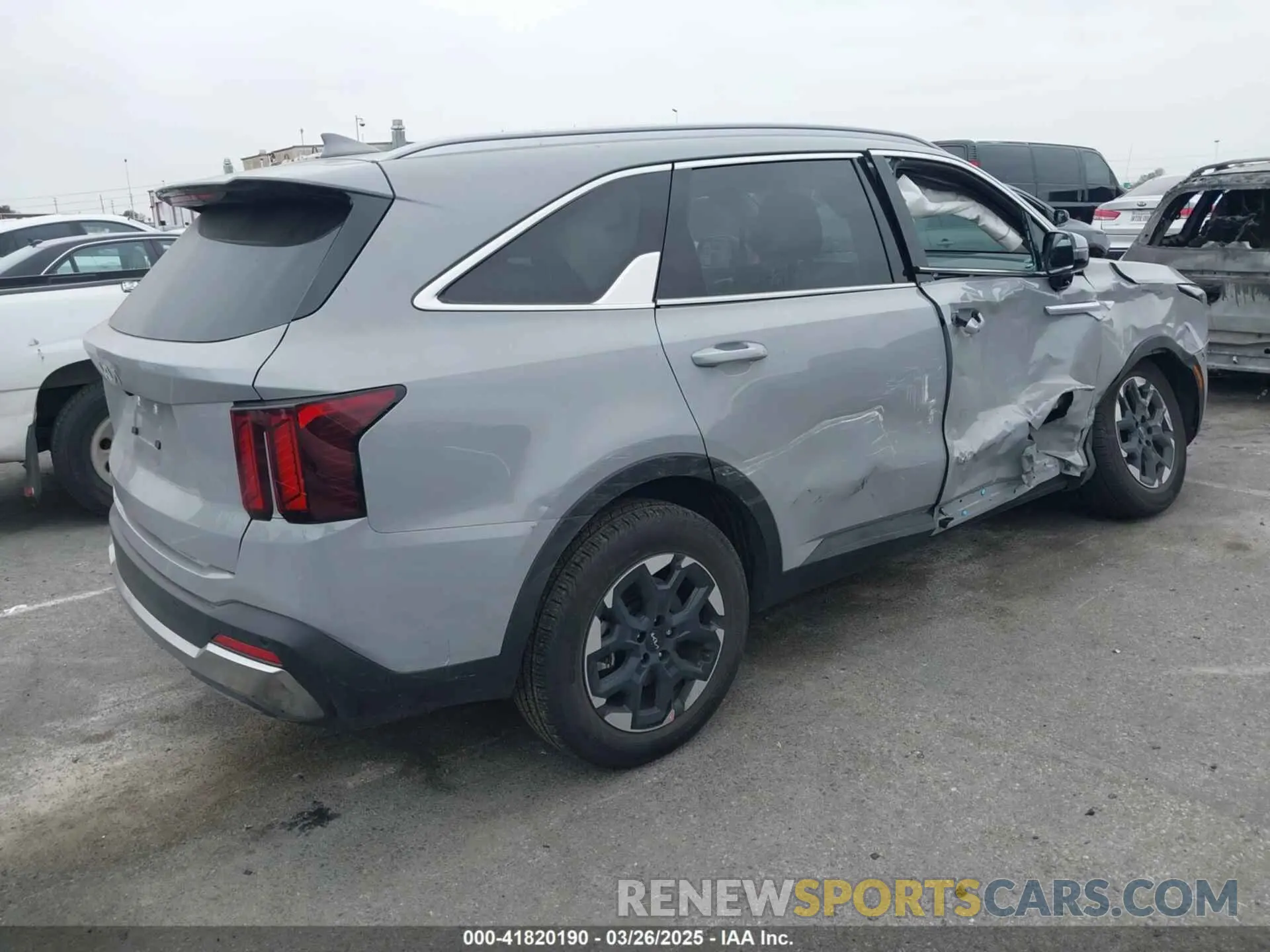 4 Photograph of a damaged car 5XYRL4JC1SG334274 KIA SORENTO 2025