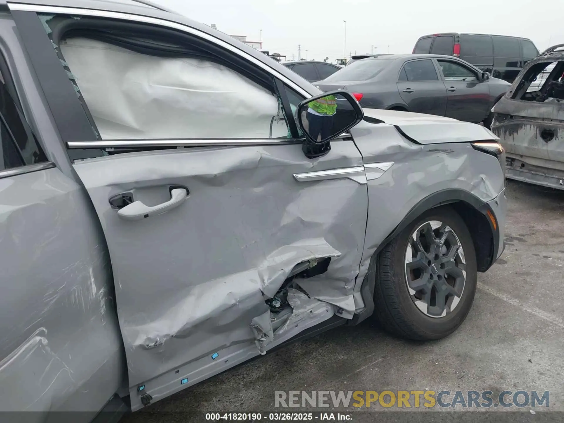 6 Photograph of a damaged car 5XYRL4JC1SG334274 KIA SORENTO 2025