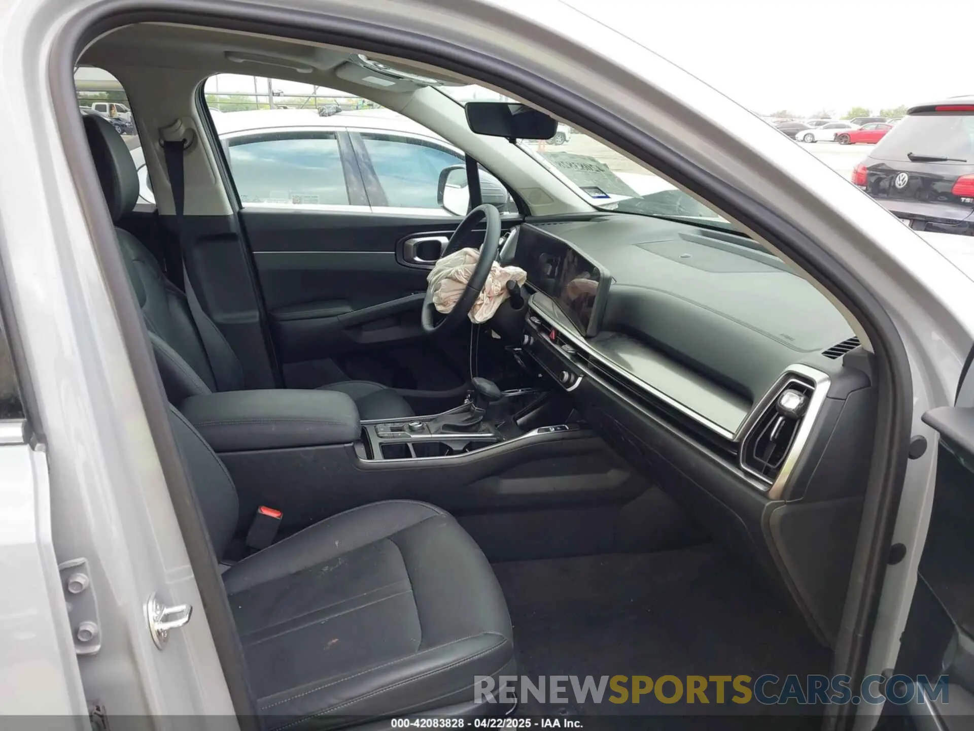 5 Photograph of a damaged car 5XYRL4JC2SG326359 KIA SORENTO 2025