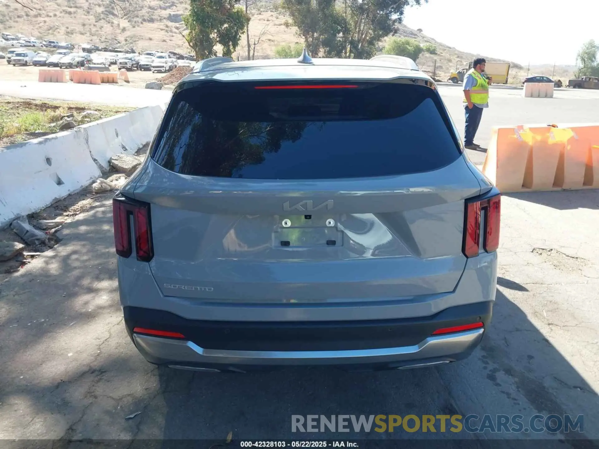 17 Photograph of a damaged car 5XYRL4JC4SG324838 KIA SORENTO 2025