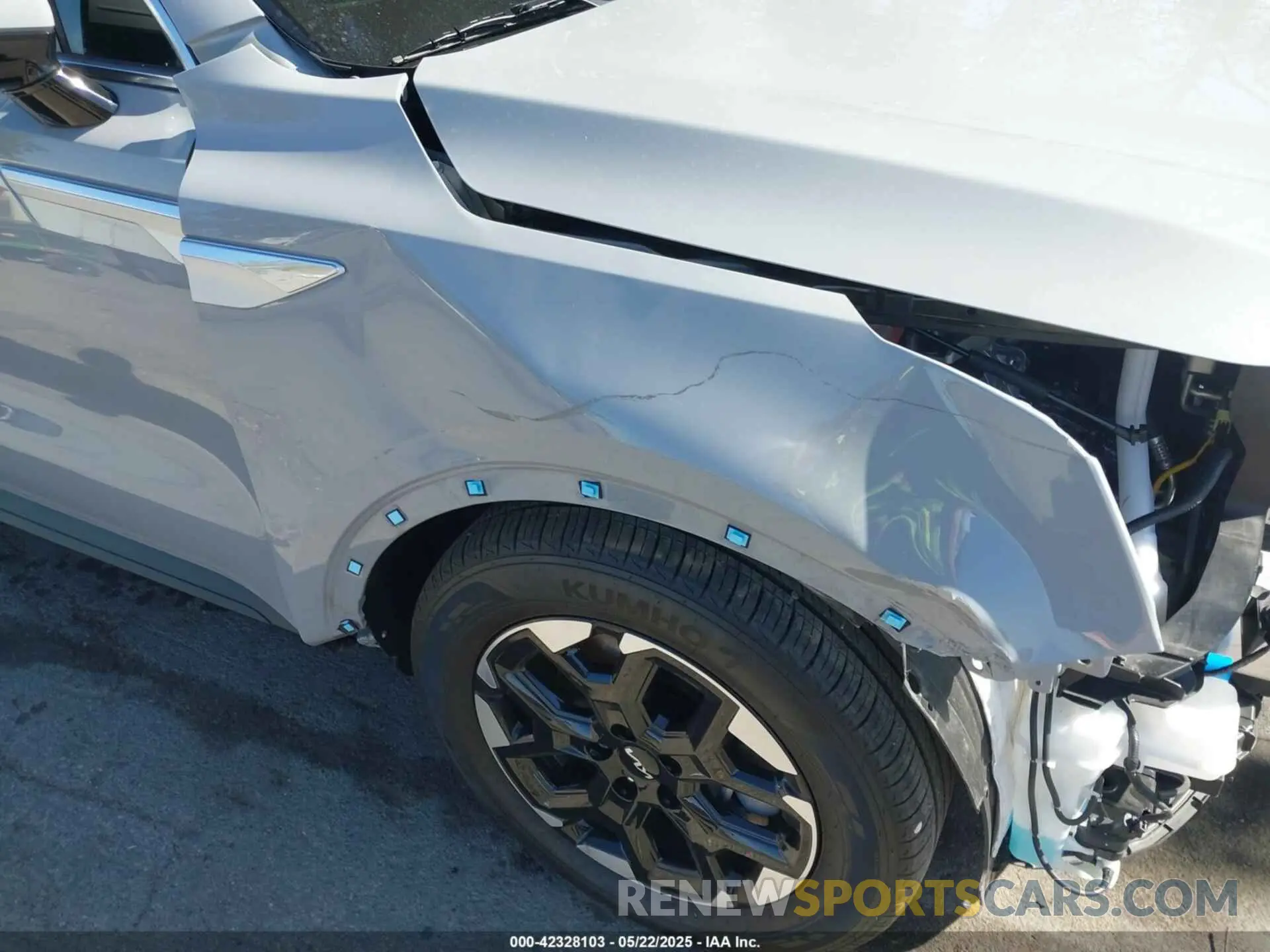 18 Photograph of a damaged car 5XYRL4JC4SG324838 KIA SORENTO 2025