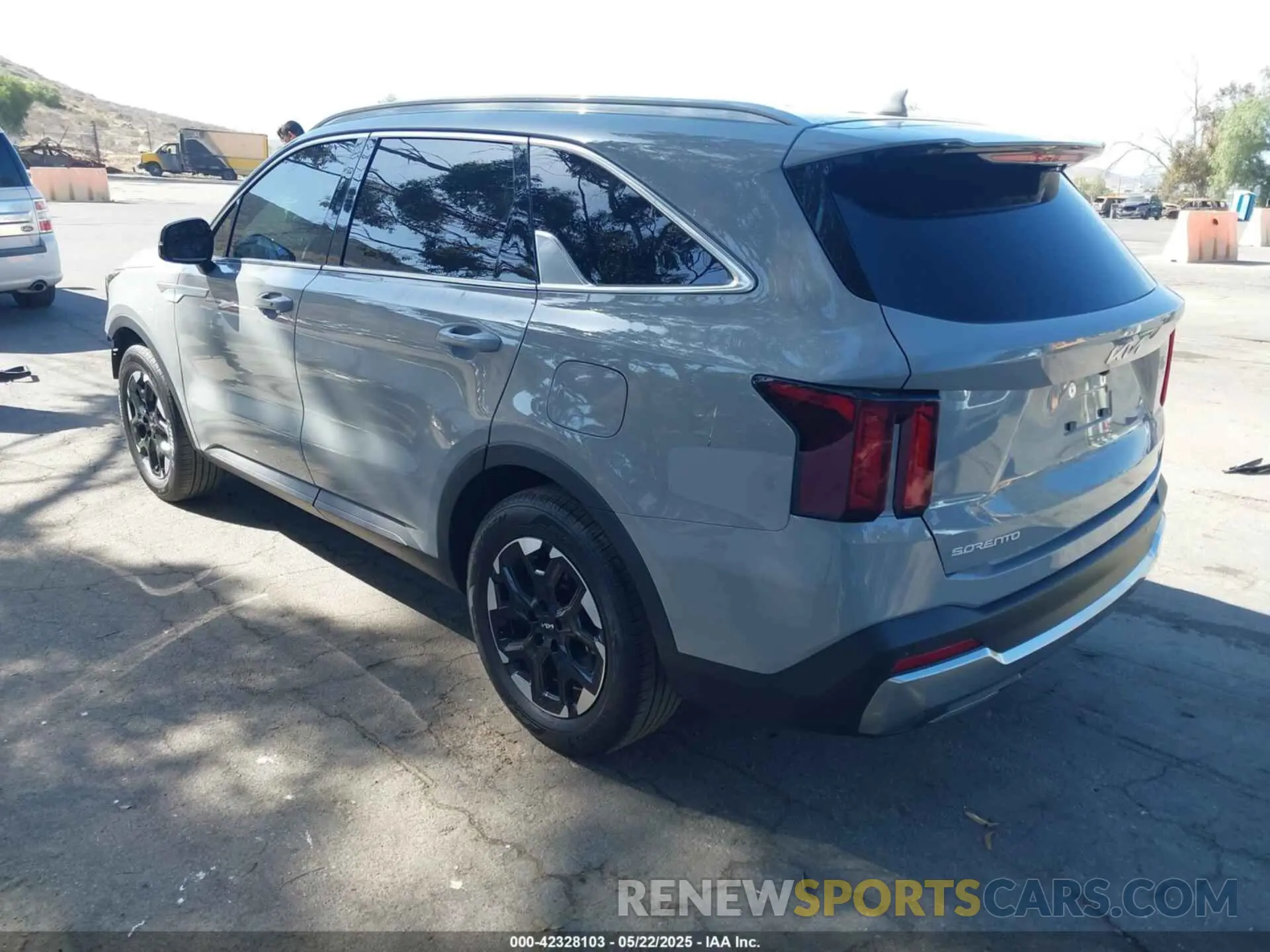 3 Photograph of a damaged car 5XYRL4JC4SG324838 KIA SORENTO 2025