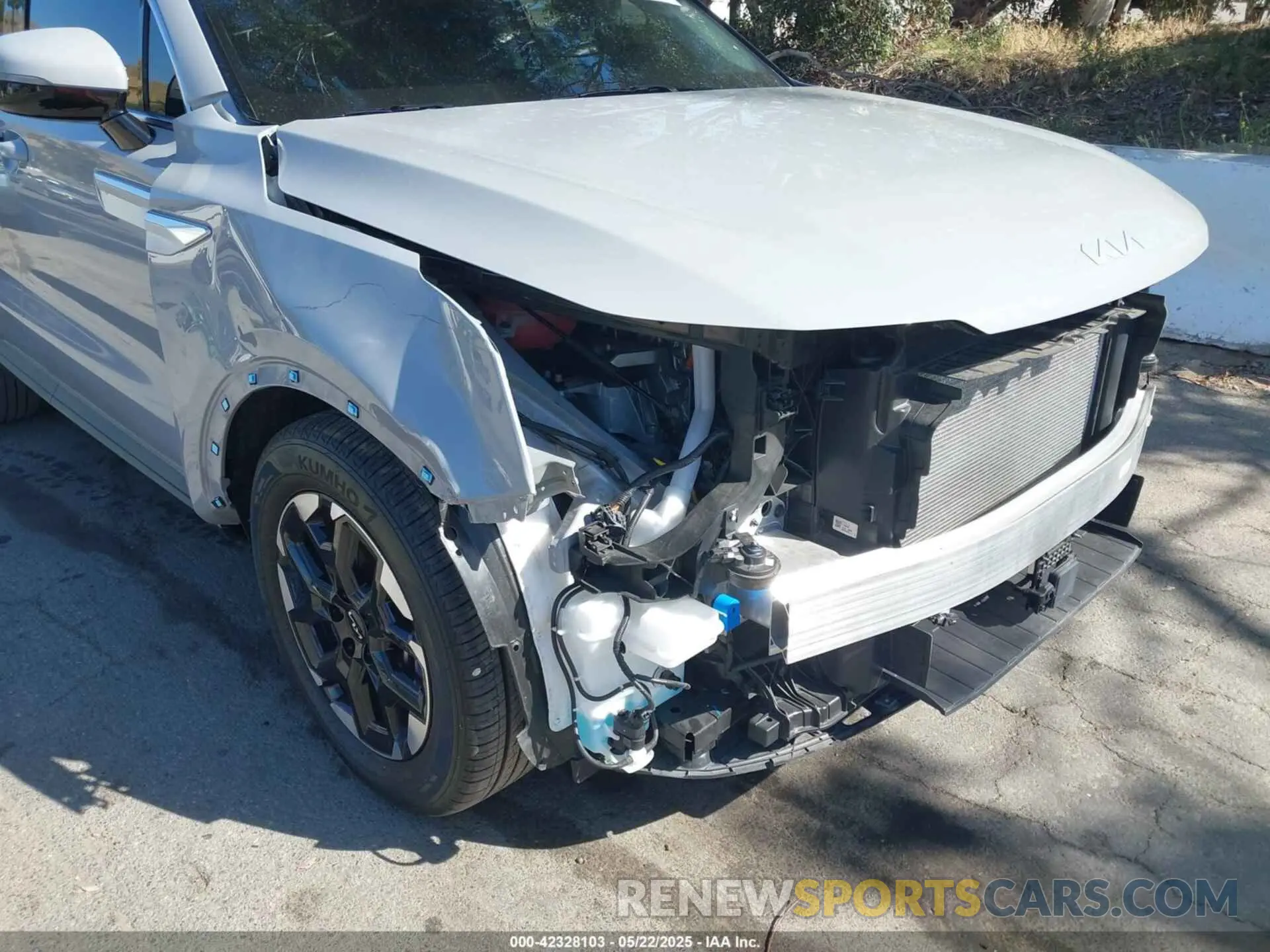 6 Photograph of a damaged car 5XYRL4JC4SG324838 KIA SORENTO 2025
