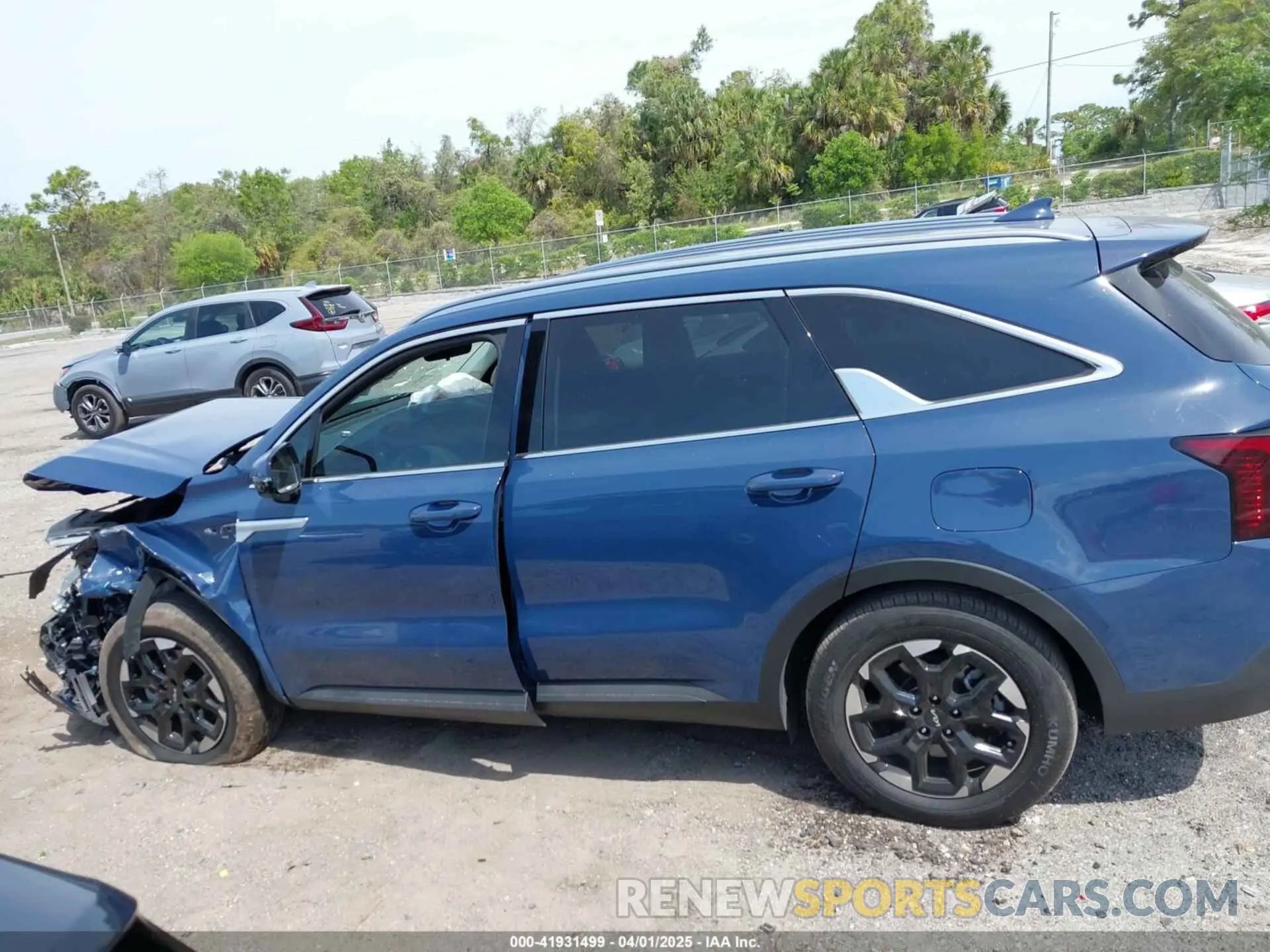 14 Photograph of a damaged car 5XYRL4JC5SG326761 KIA SORENTO 2025
