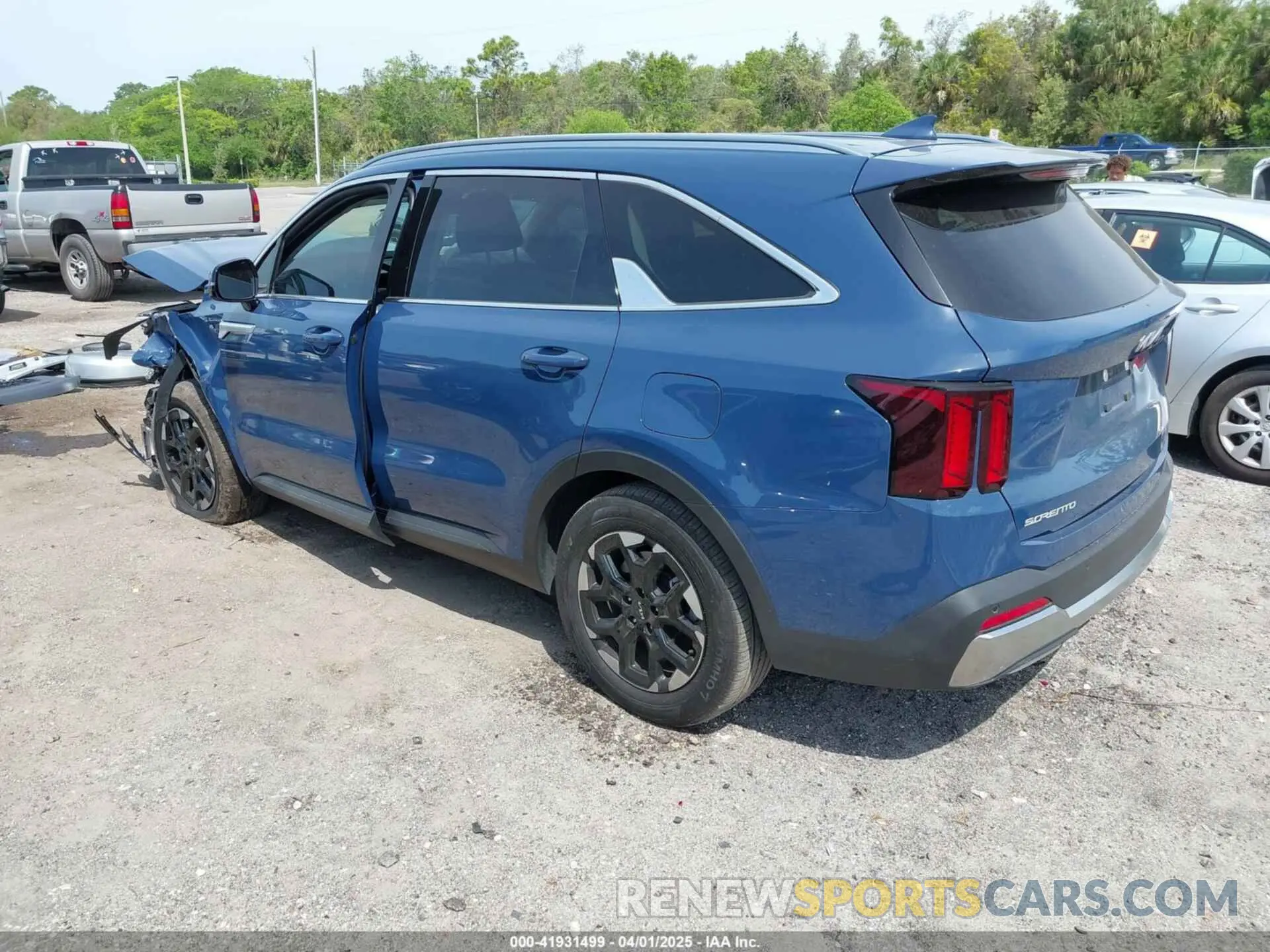 3 Photograph of a damaged car 5XYRL4JC5SG326761 KIA SORENTO 2025