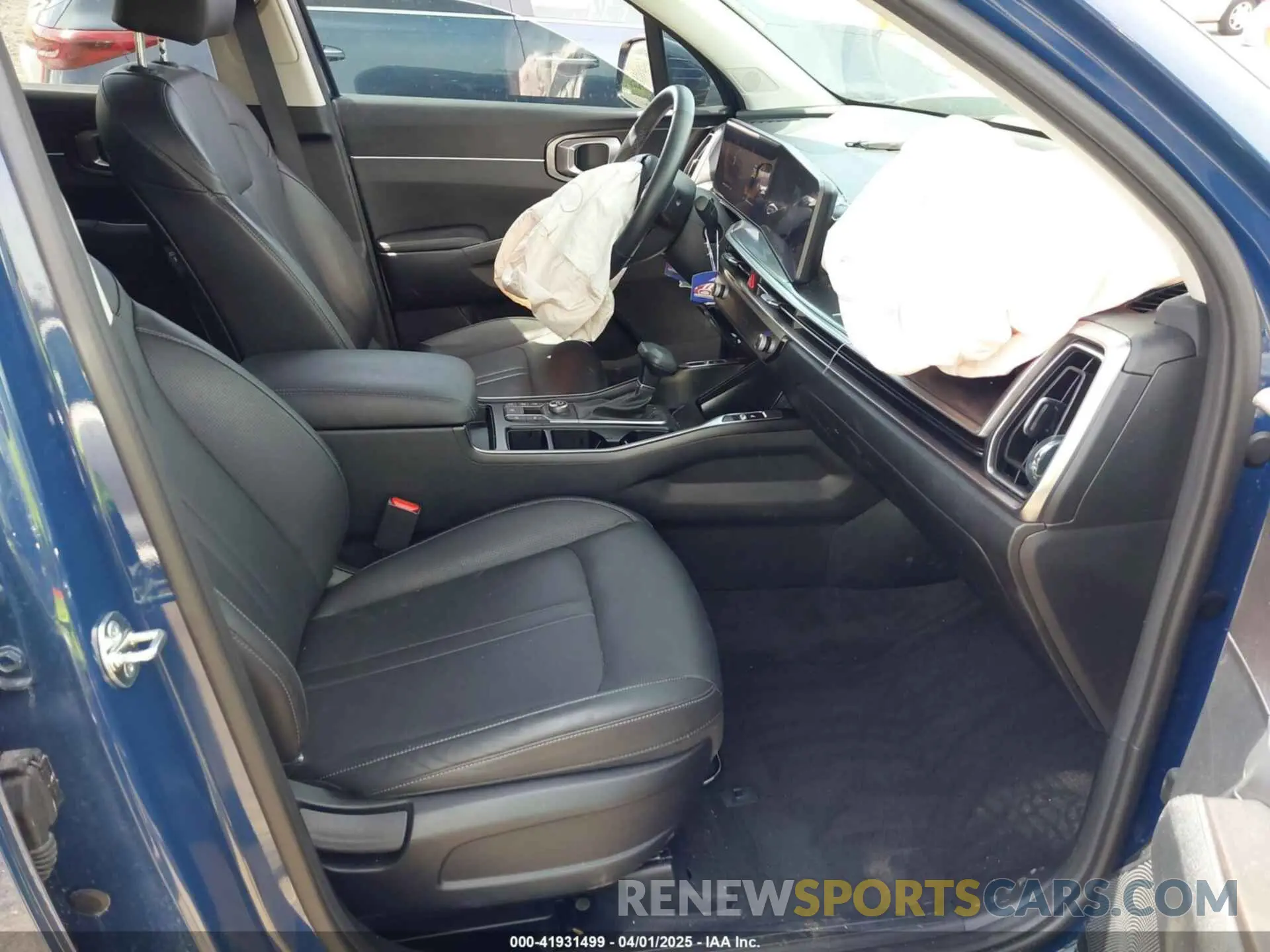 5 Photograph of a damaged car 5XYRL4JC5SG326761 KIA SORENTO 2025
