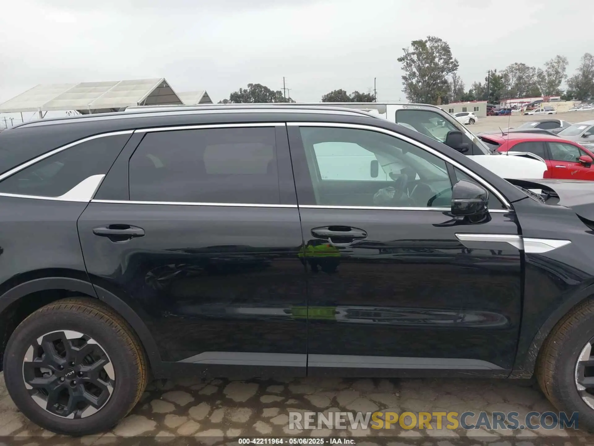 13 Photograph of a damaged car 5XYRL4JC9SG342414 KIA SORENTO 2025
